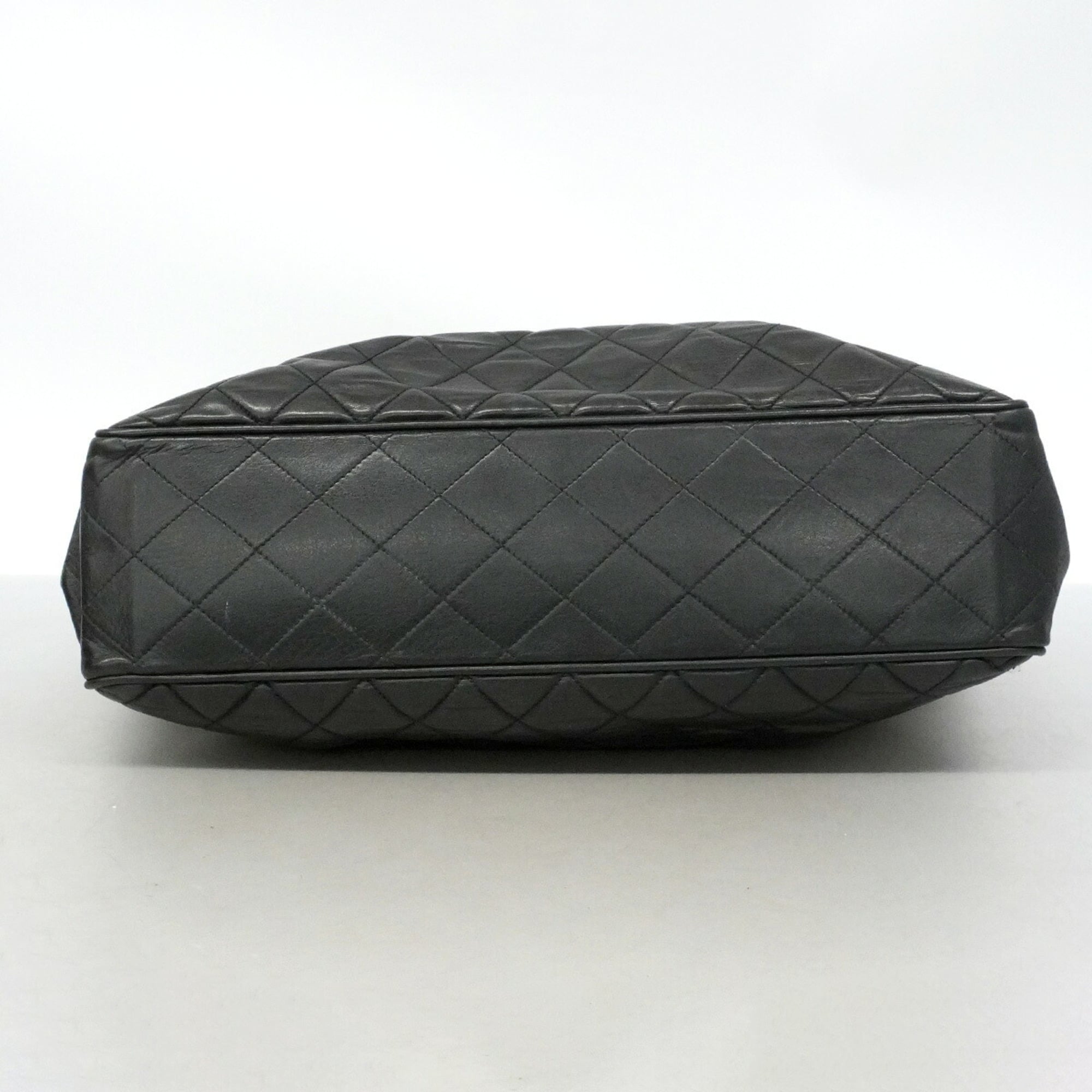 Chanel Black Leather Tote Bag (Pre-Owned)