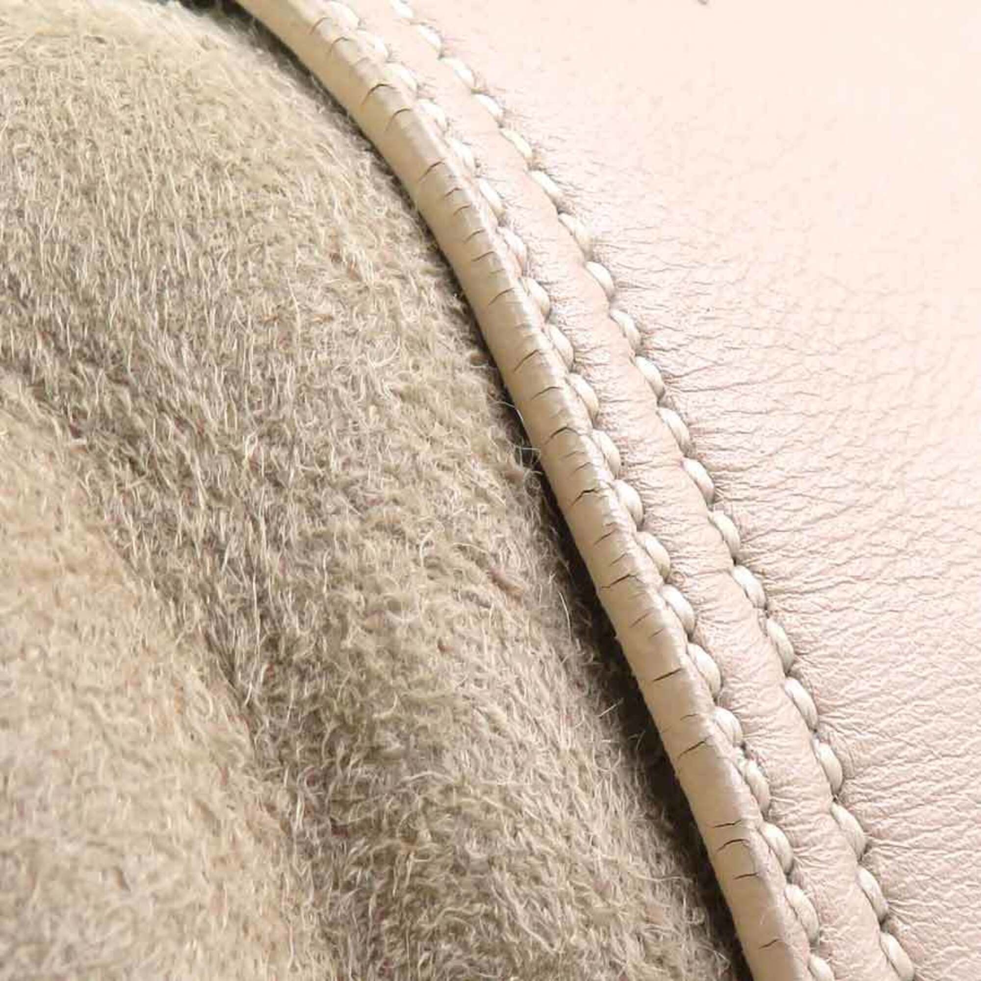 Salvatore Ferragamo Beige Pink Beige Leather Shoulder Bag (Pre-Owned)