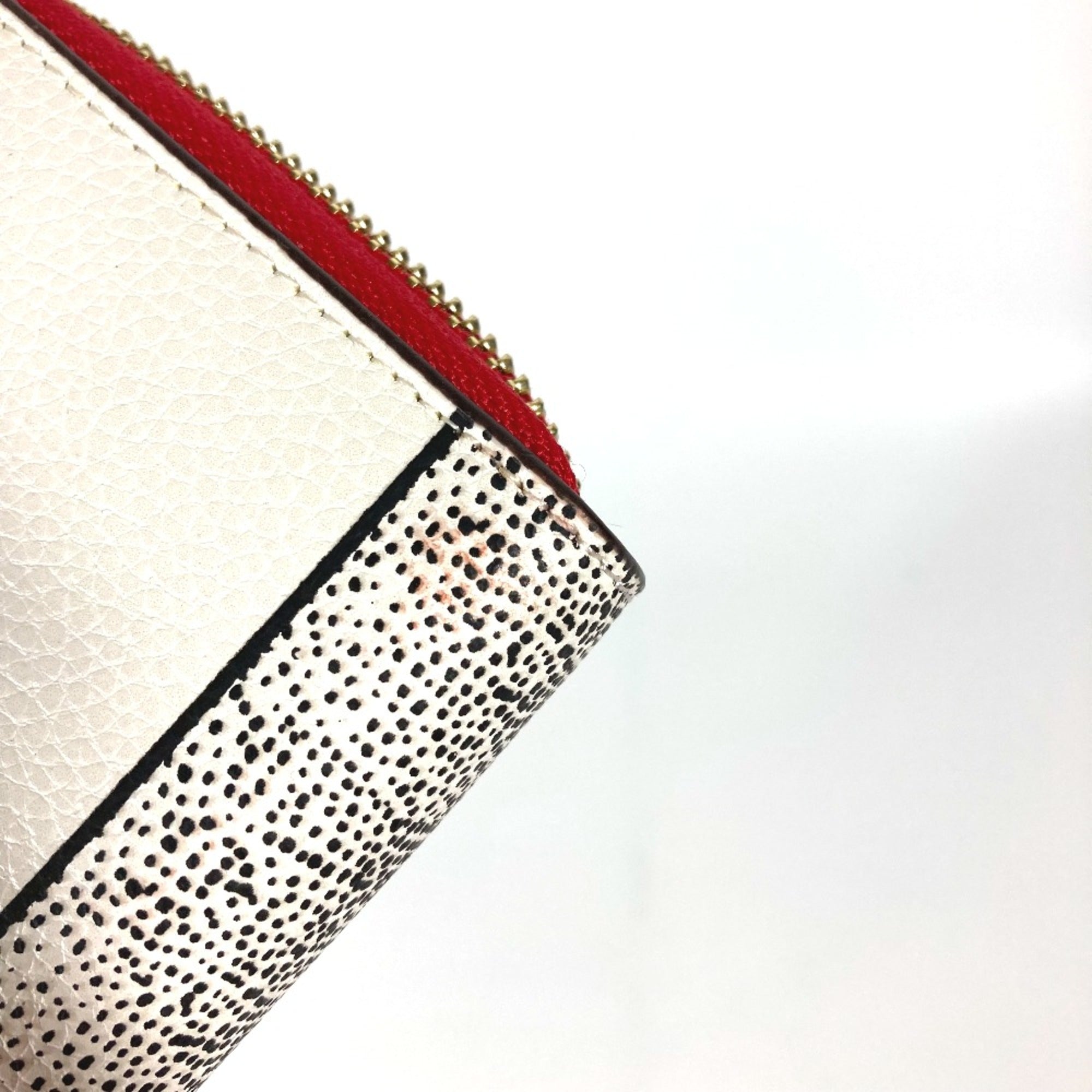 Coach White Leather Long Wallet (Bi-Fold) (Pre-Owned)