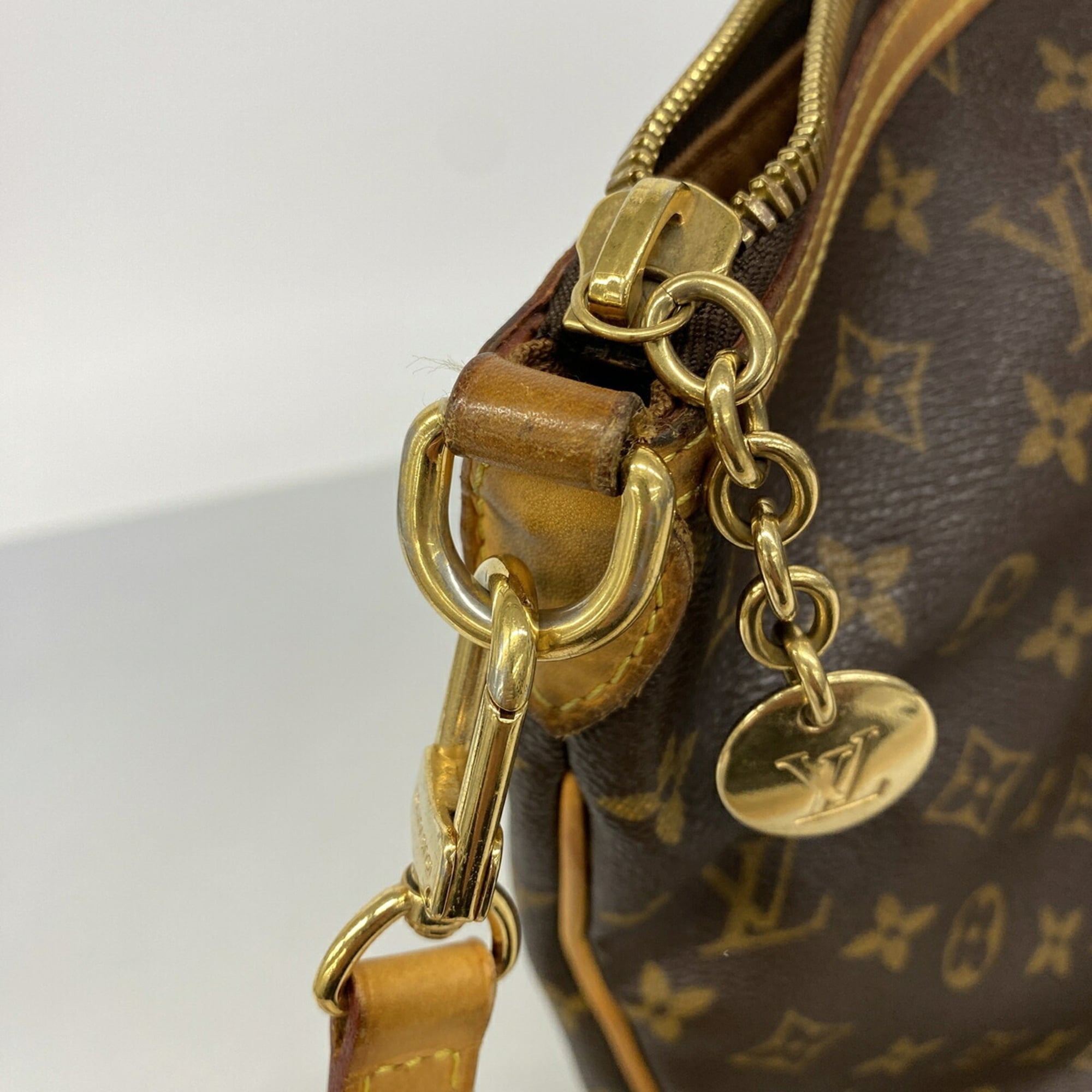 Louis Vuitton Brown Handbag (Pre-Owned)