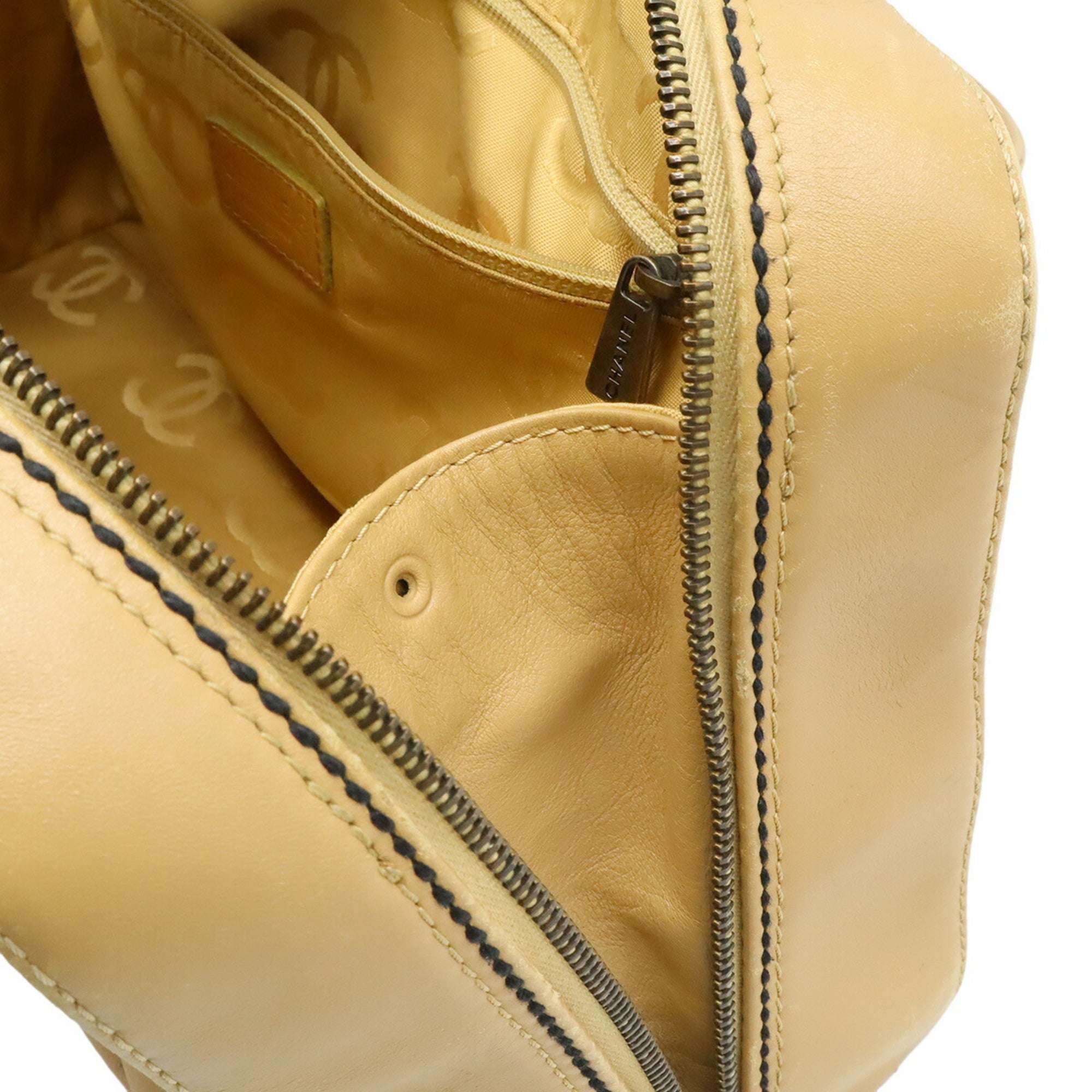 Chanel Wild Stitch Beige Leather Handbag (Pre-Owned)