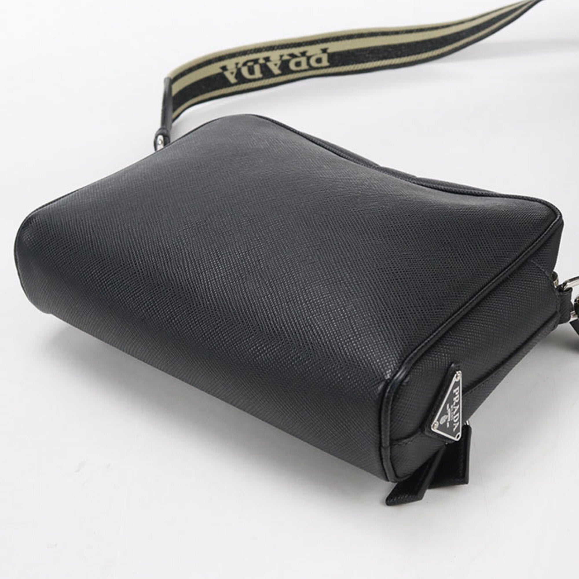Prada Black Leather Shoulder Bag (Pre-Owned)