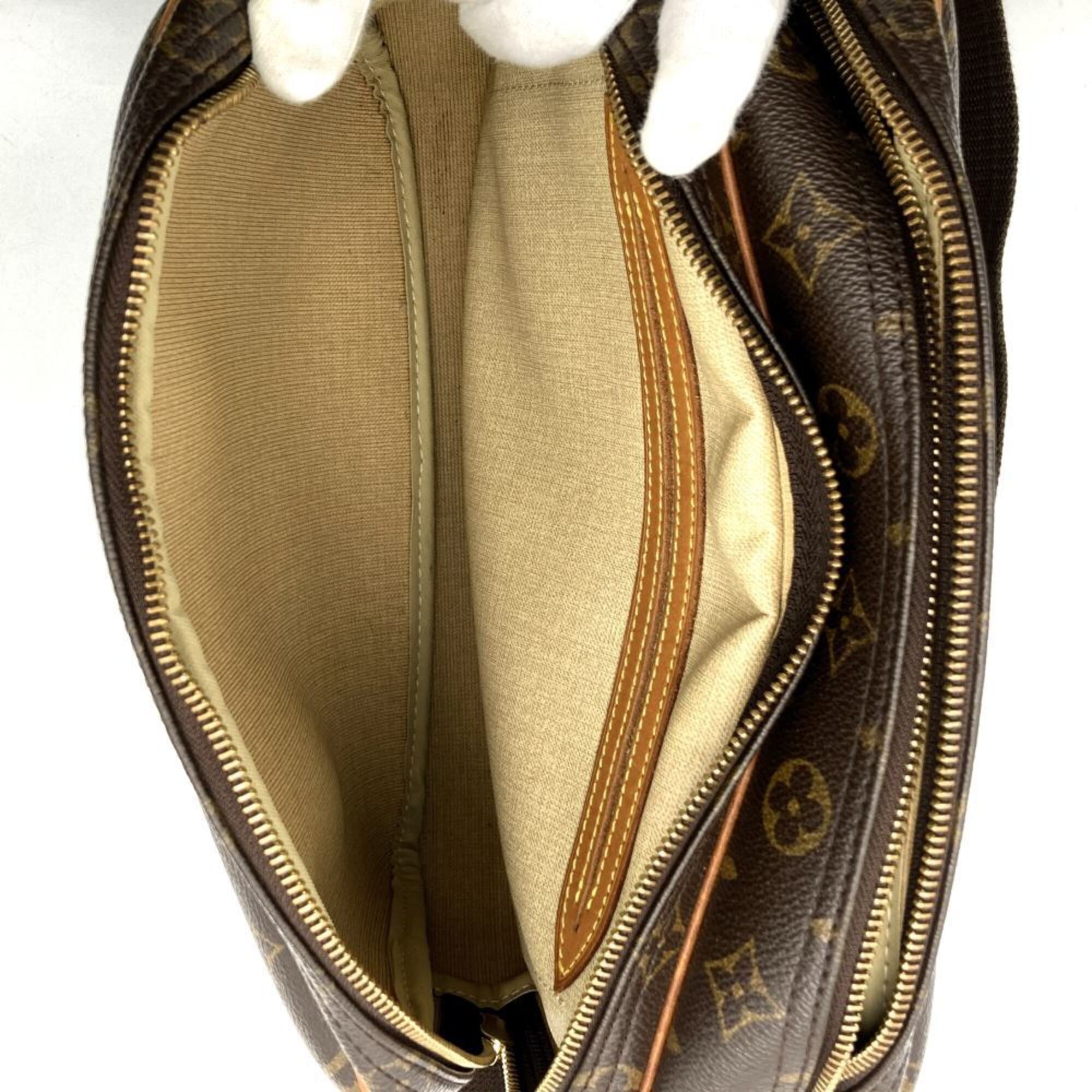 Louis Vuitton Brown Monogram Monogram Shoulder Bag (Pre-Owned)