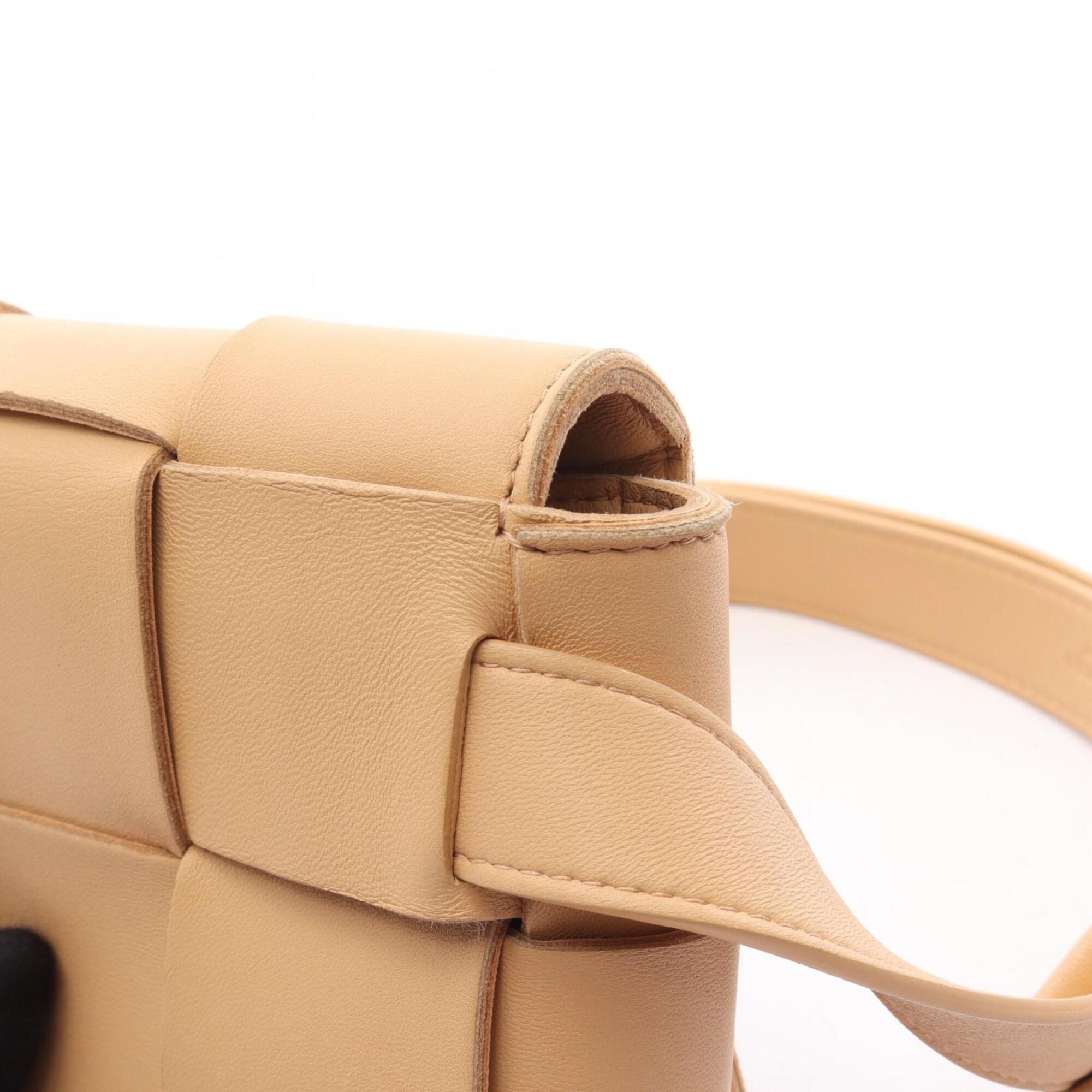 Bottega Veneta Beige Leather Fanny Pack Handbag (Pre-Owned)
