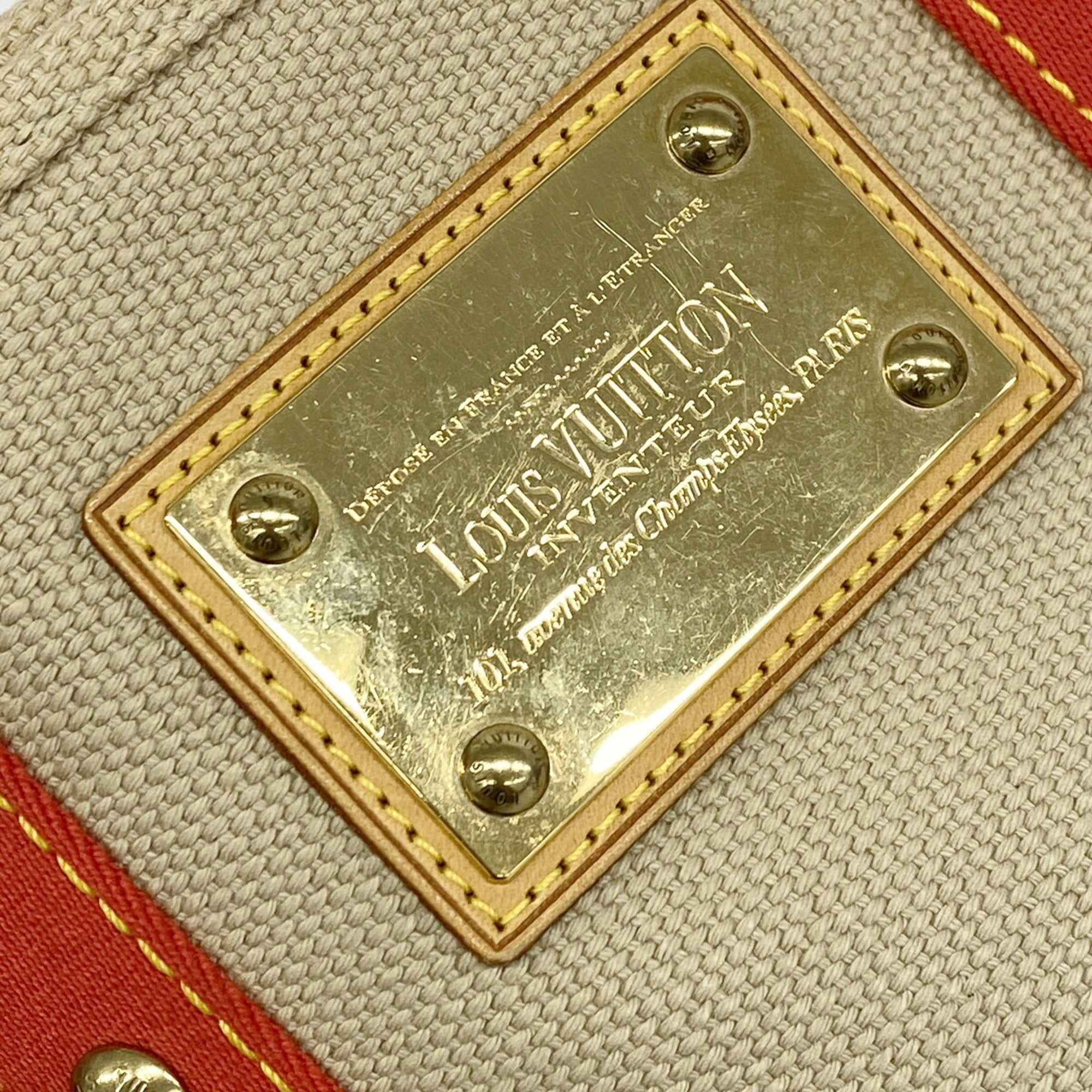 Louis Vuitton Beige Handbag (Pre-Owned)