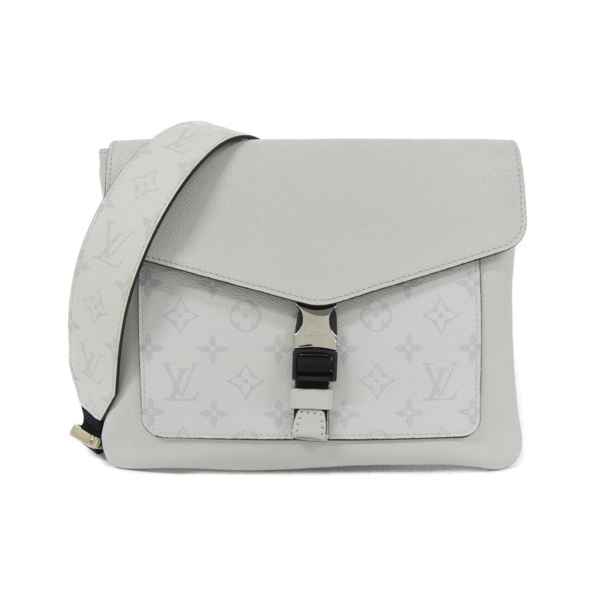 Louis Vuitton Taigarama White Coated Canvas Shoulder Bag (Pre-Owned)