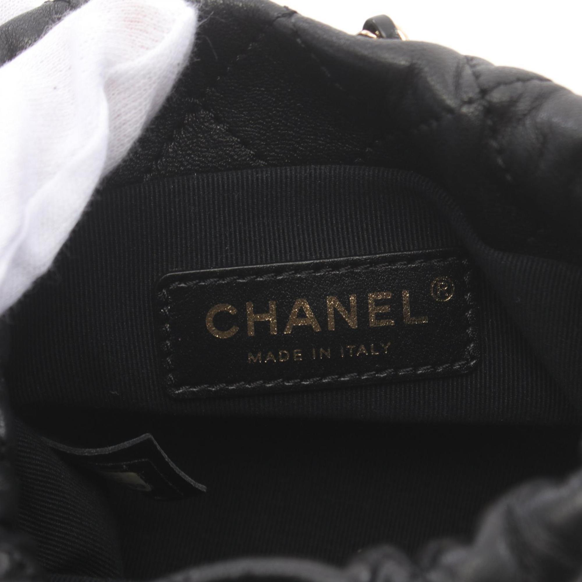 Chanel Black Leather Shoulder Bag (Pre-Owned)