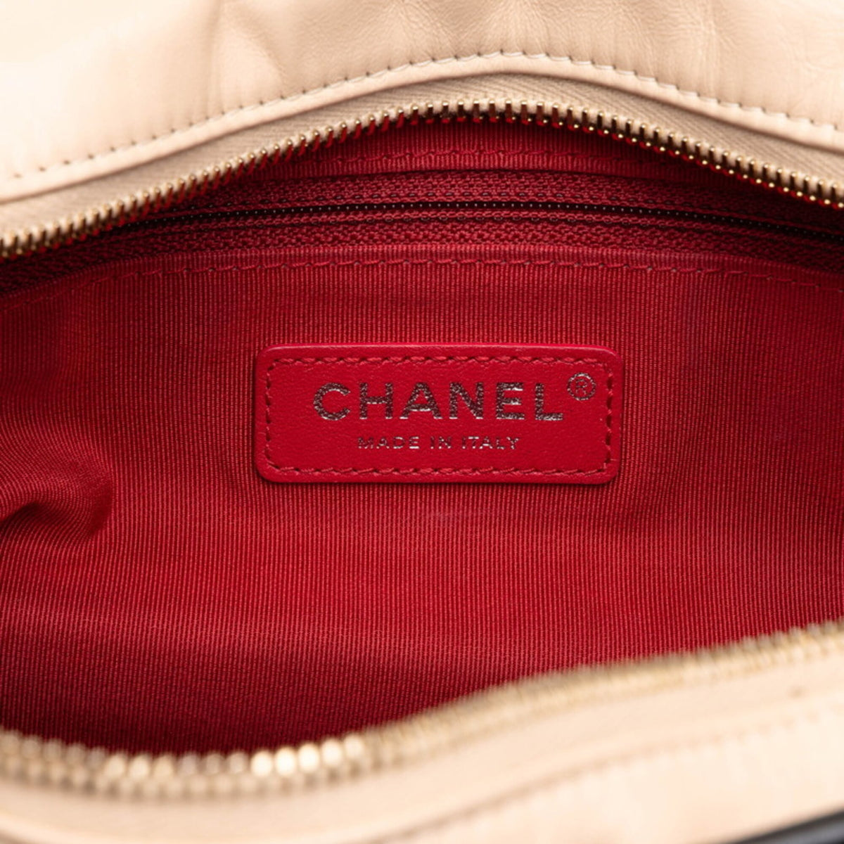 Chanel Beige Black Leather Shoulder Bag (Pre-Owned)