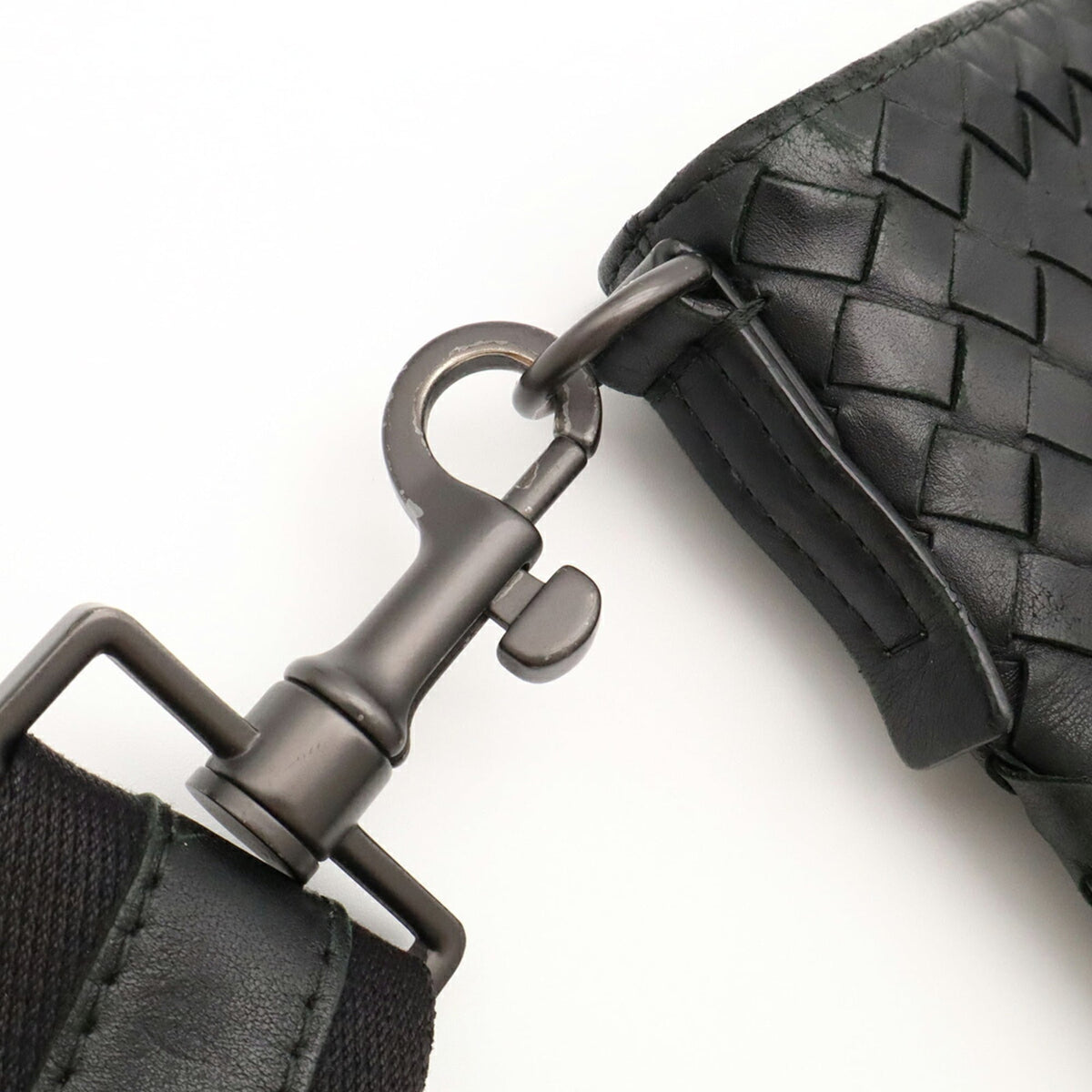 Bottega Veneta Black Intrecciato Shoulder Bag (Pre-Owned)