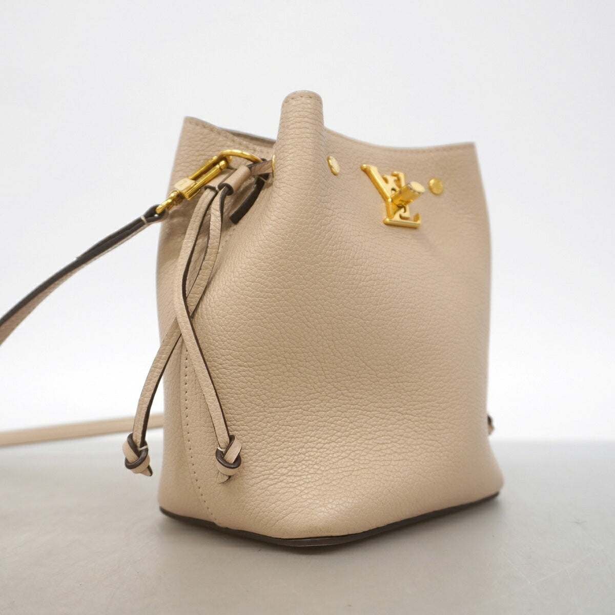 Louis Vuitton Beige Shoulder Bag (Pre-Owned)