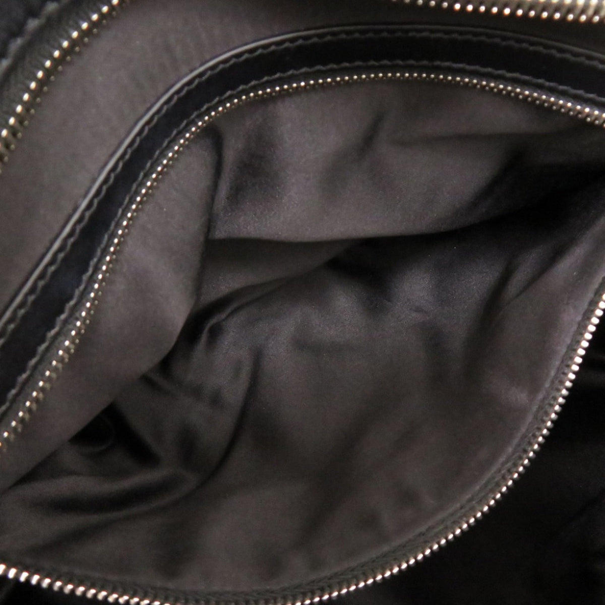 Tod's Black Leather Handbag Shoulder Bag (Pre-Owned)