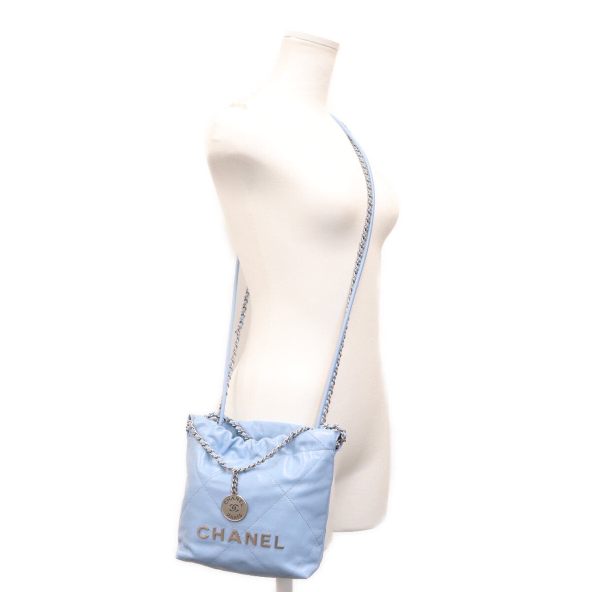 Chanel Blue Leather Shoulder Bag (Pre-Owned)