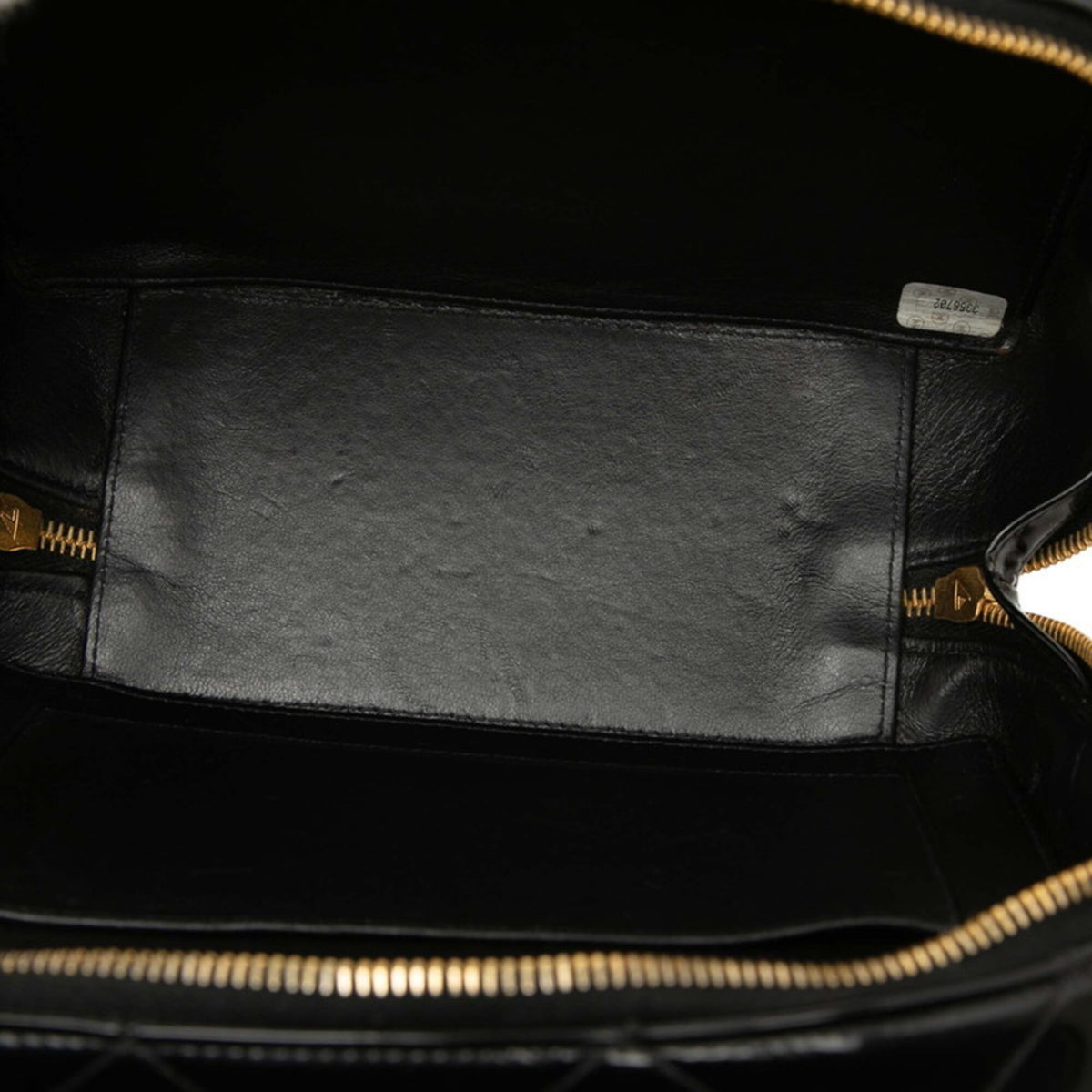 Chanel Black Patent Leather Handbag Shoulder Bag (Pre-Owned)