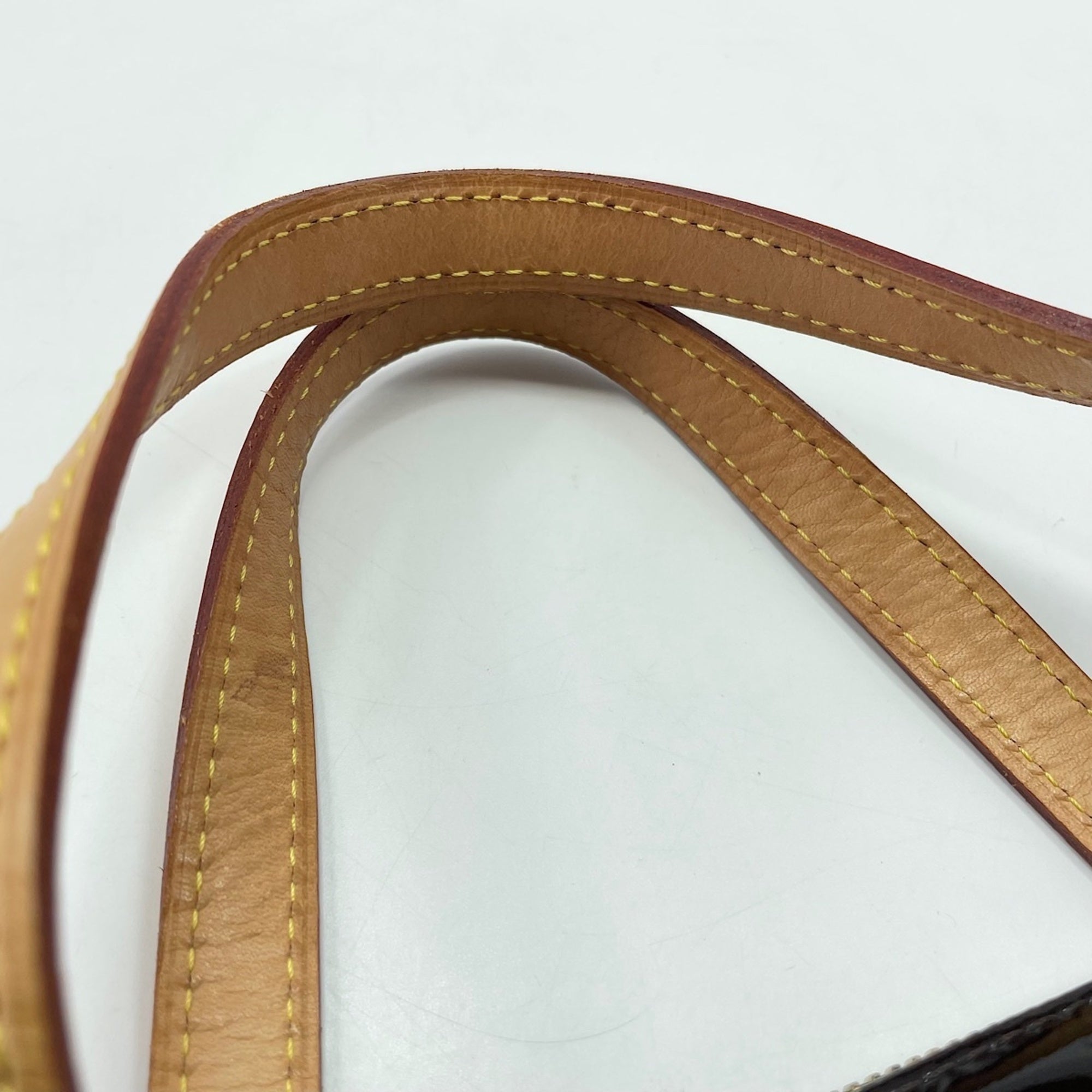 Louis Vuitton Purple Handbag (Pre-Owned)