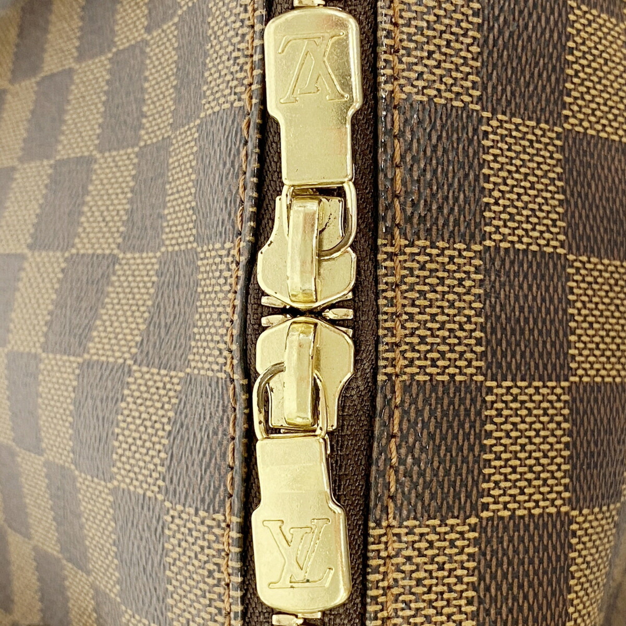 Louis Vuitton Ebene Handbag (Pre-Owned)