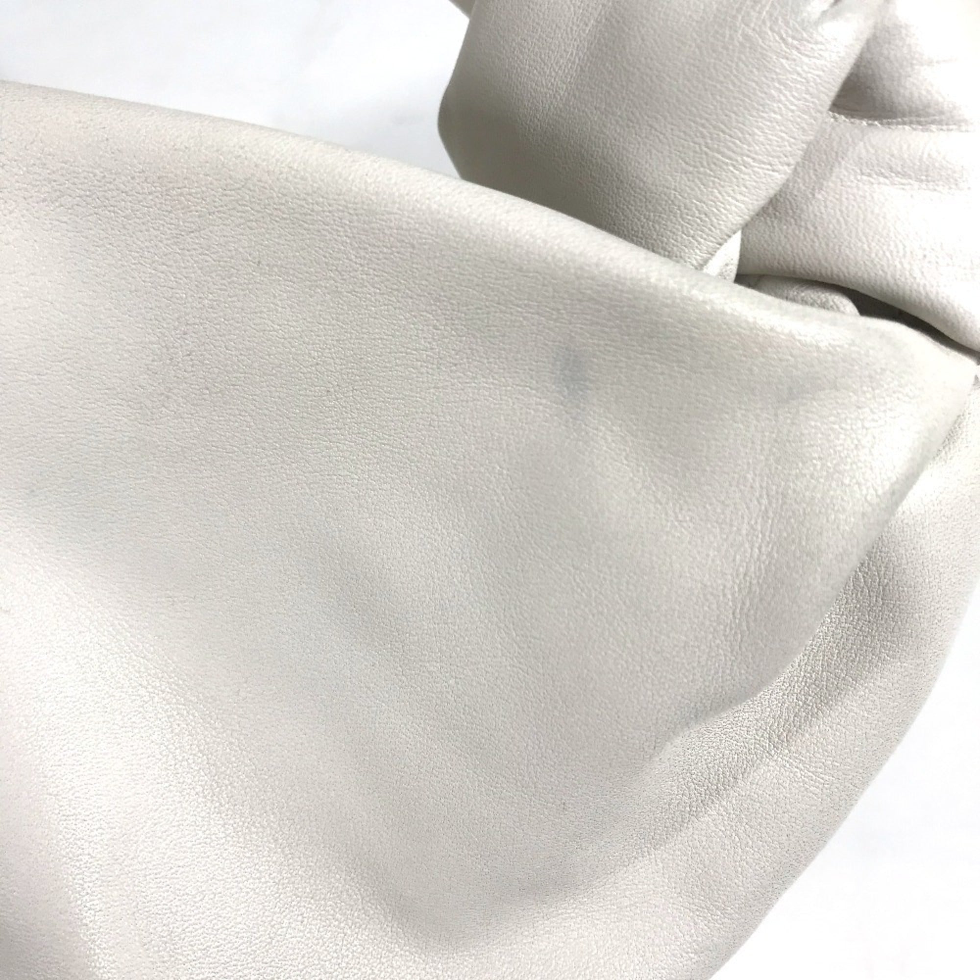 Bottega Veneta White Leather Handbag (Pre-Owned)