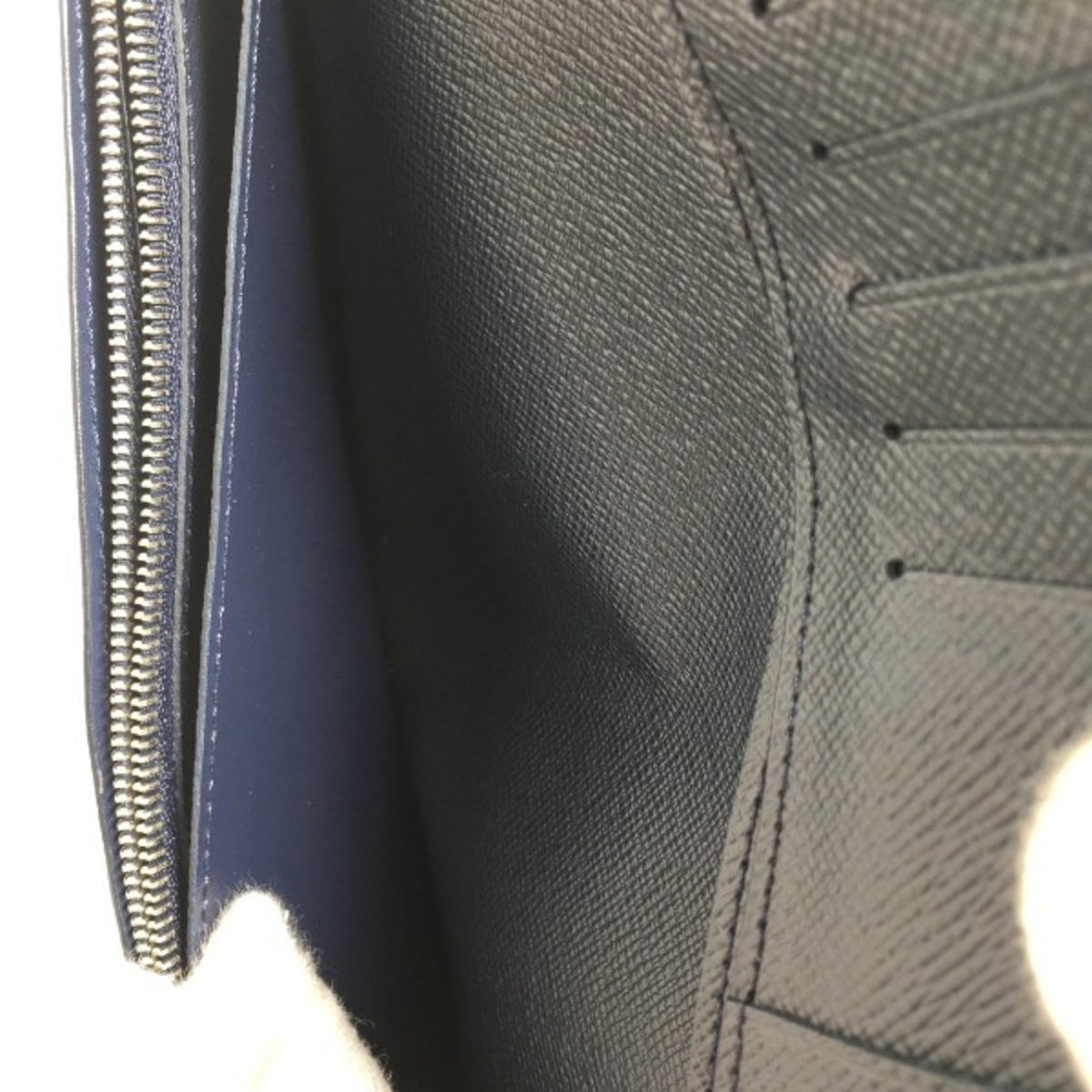 Louis Vuitton Navy Blue Epi Leather Long Wallet (Bi-Fold) (Pre-Owned)