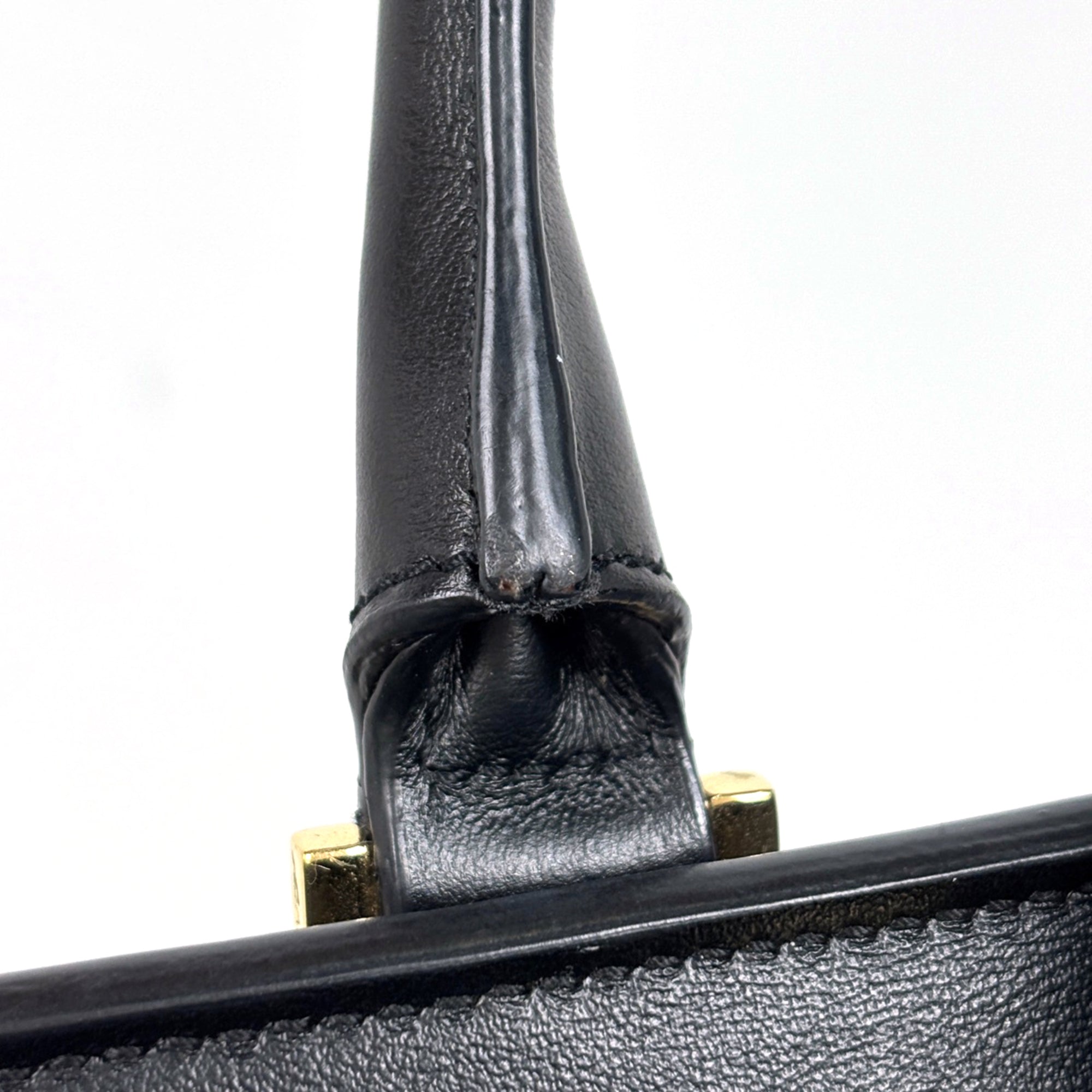 Yves Saint Laurent Black Leather Handbag (Pre-Owned)
