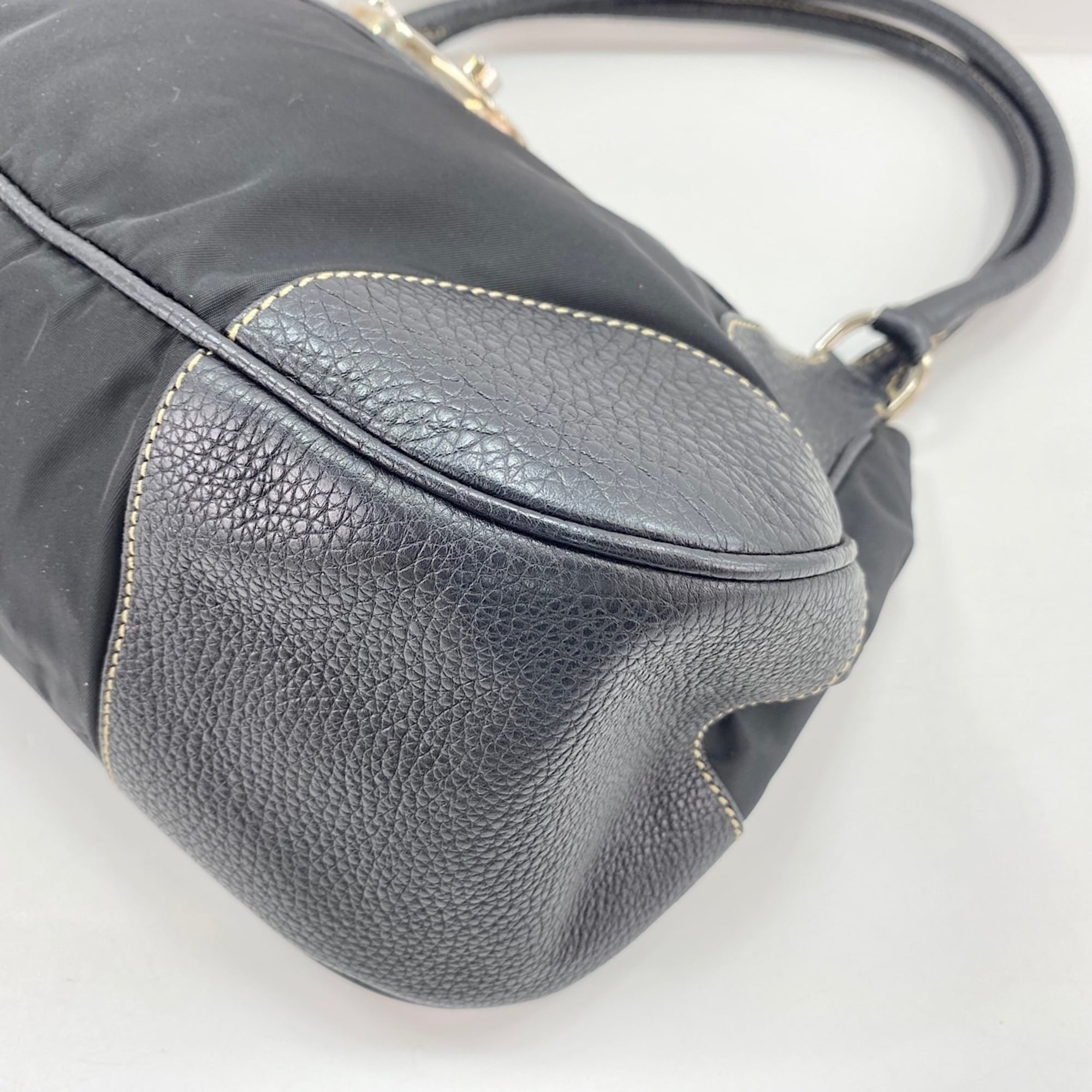Prada Black Handbag (Pre-Owned)