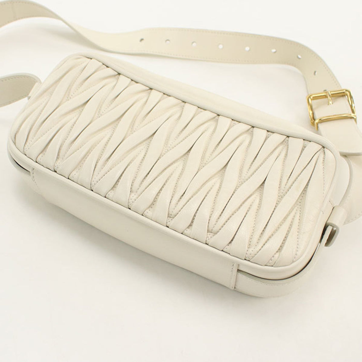 Miu Miu Ivory Leather Shoulder Bag (Pre-Owned)