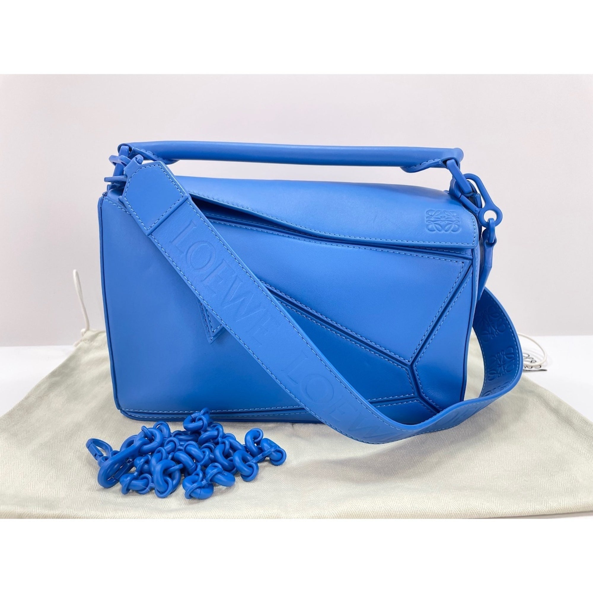 Loewe Blue Shoulder Bag (Pre-Owned)