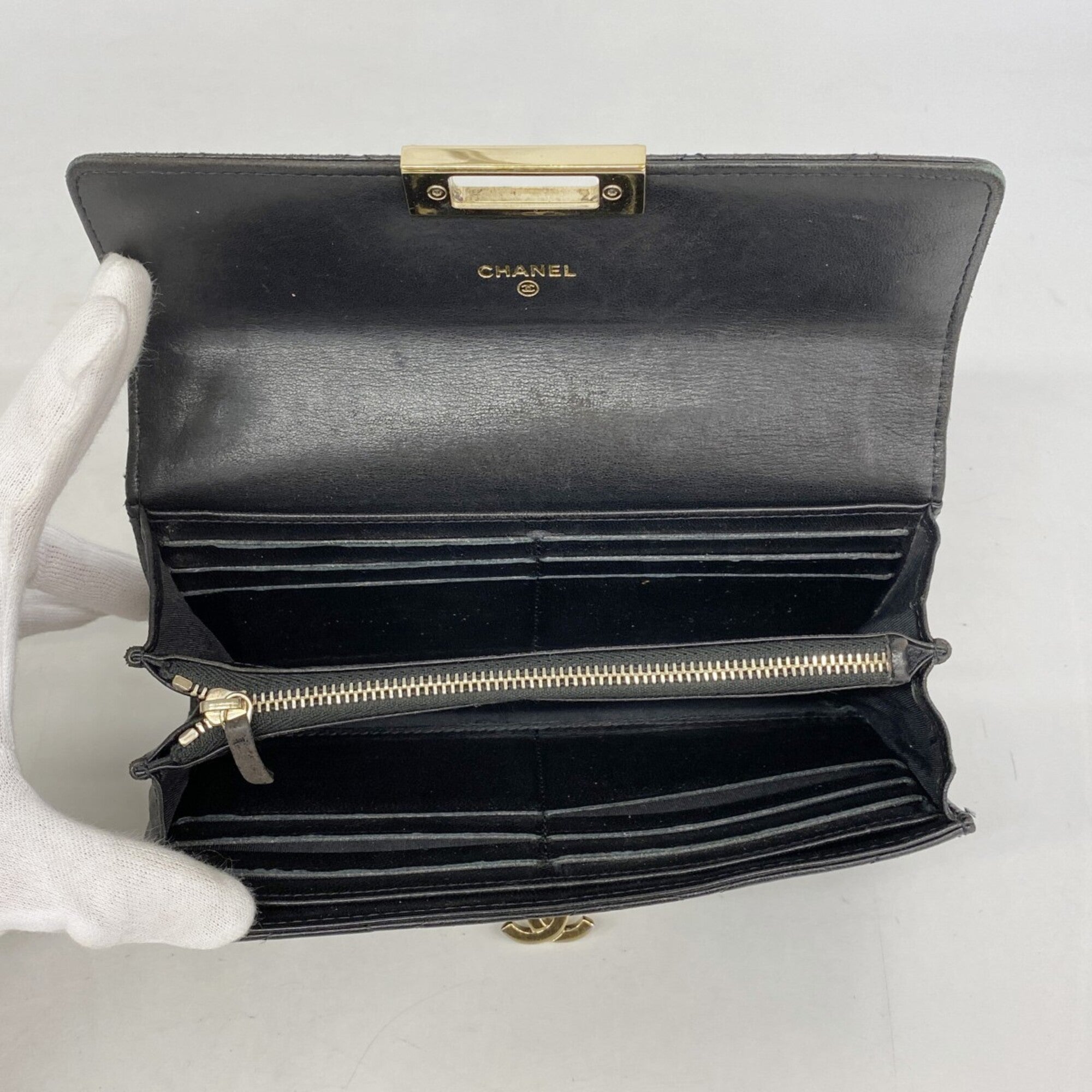 Chanel Black Leather Long Wallet (Bi-Fold) (Pre-Owned)