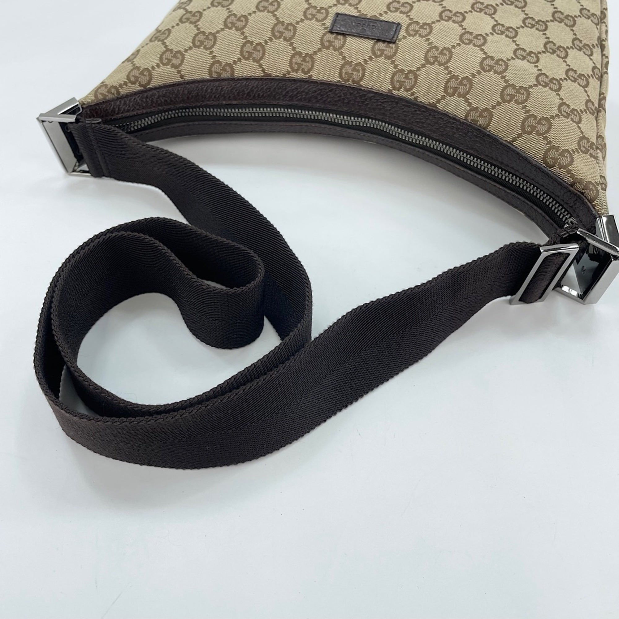 Gucci Beige Shoulder Bag (Pre-Owned)