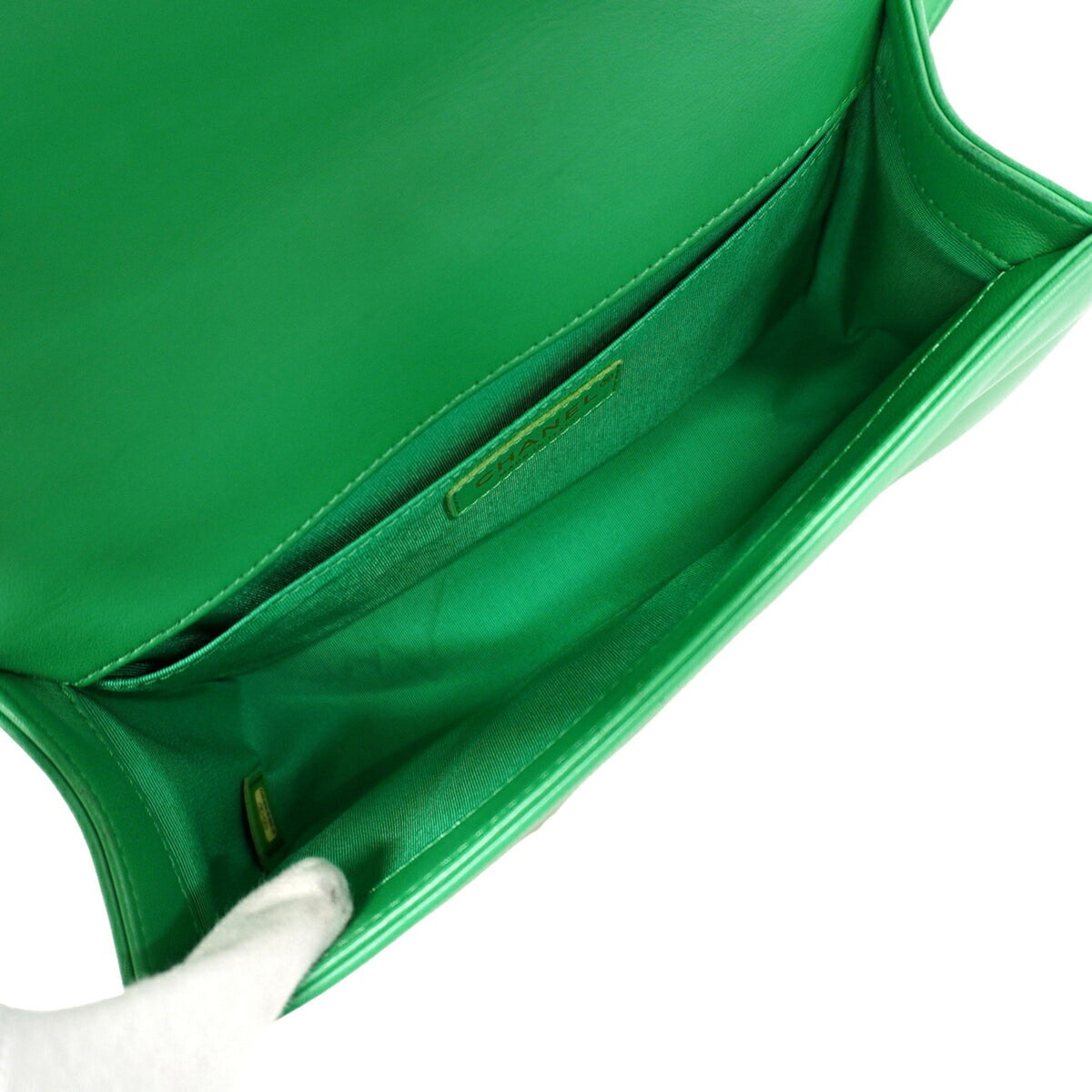 Chanel Green Leather Shoulder Bag (Pre-Owned)