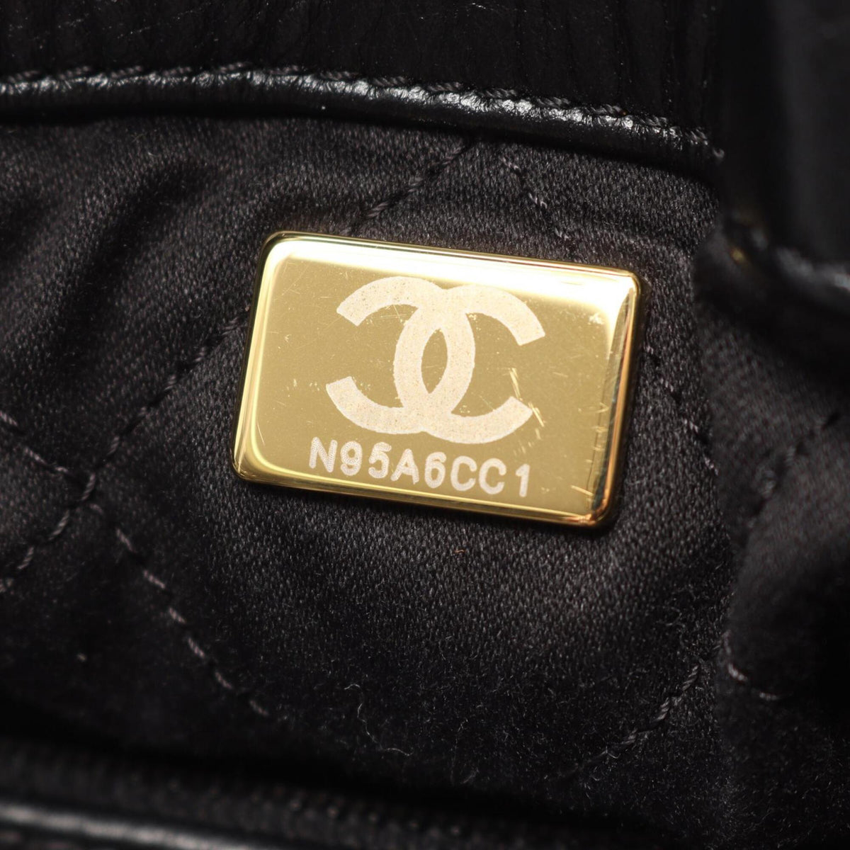 Chanel Black Leather Backpack Handbag (Pre-Owned)