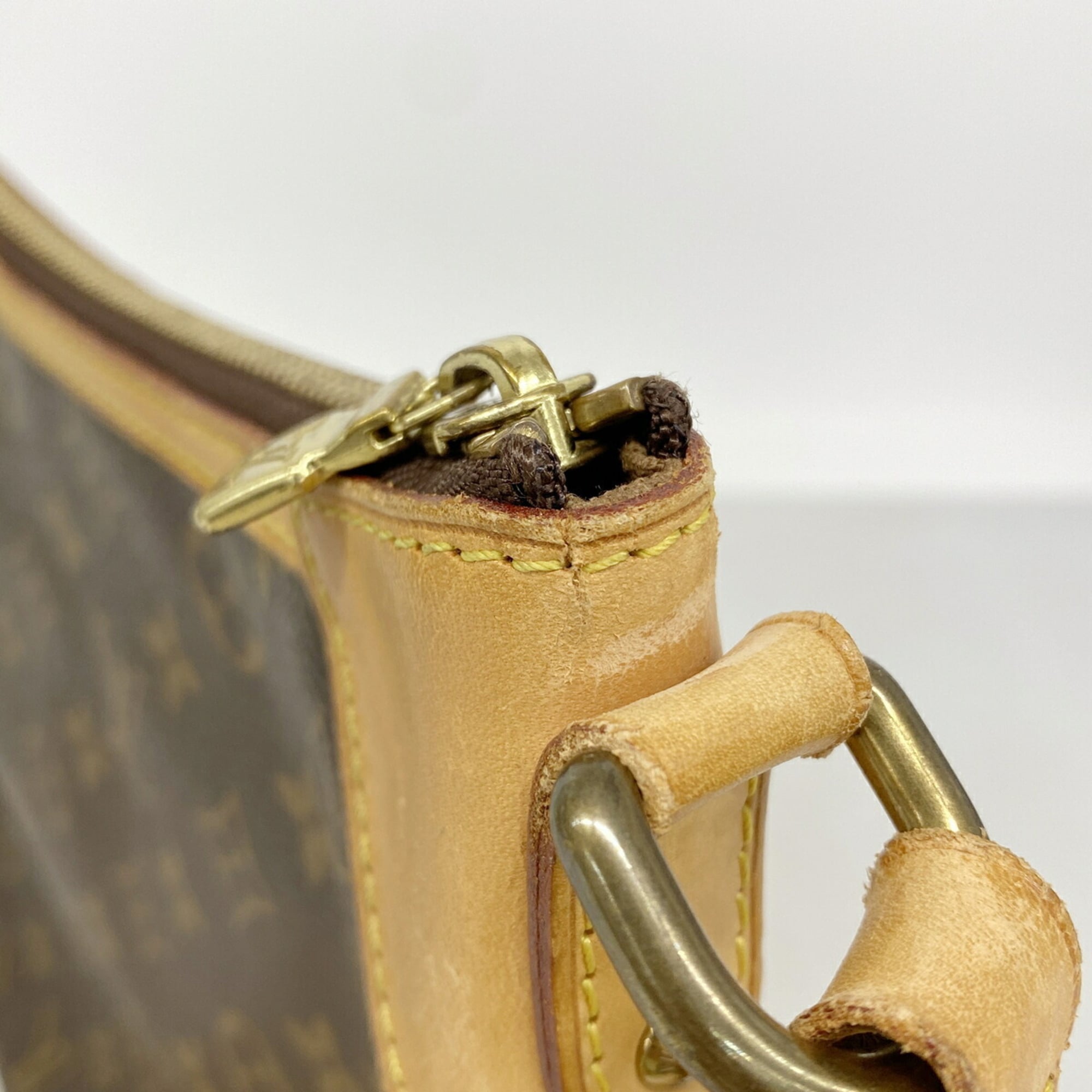 Louis Vuitton Brown Shoulder Bag (Pre-Owned)