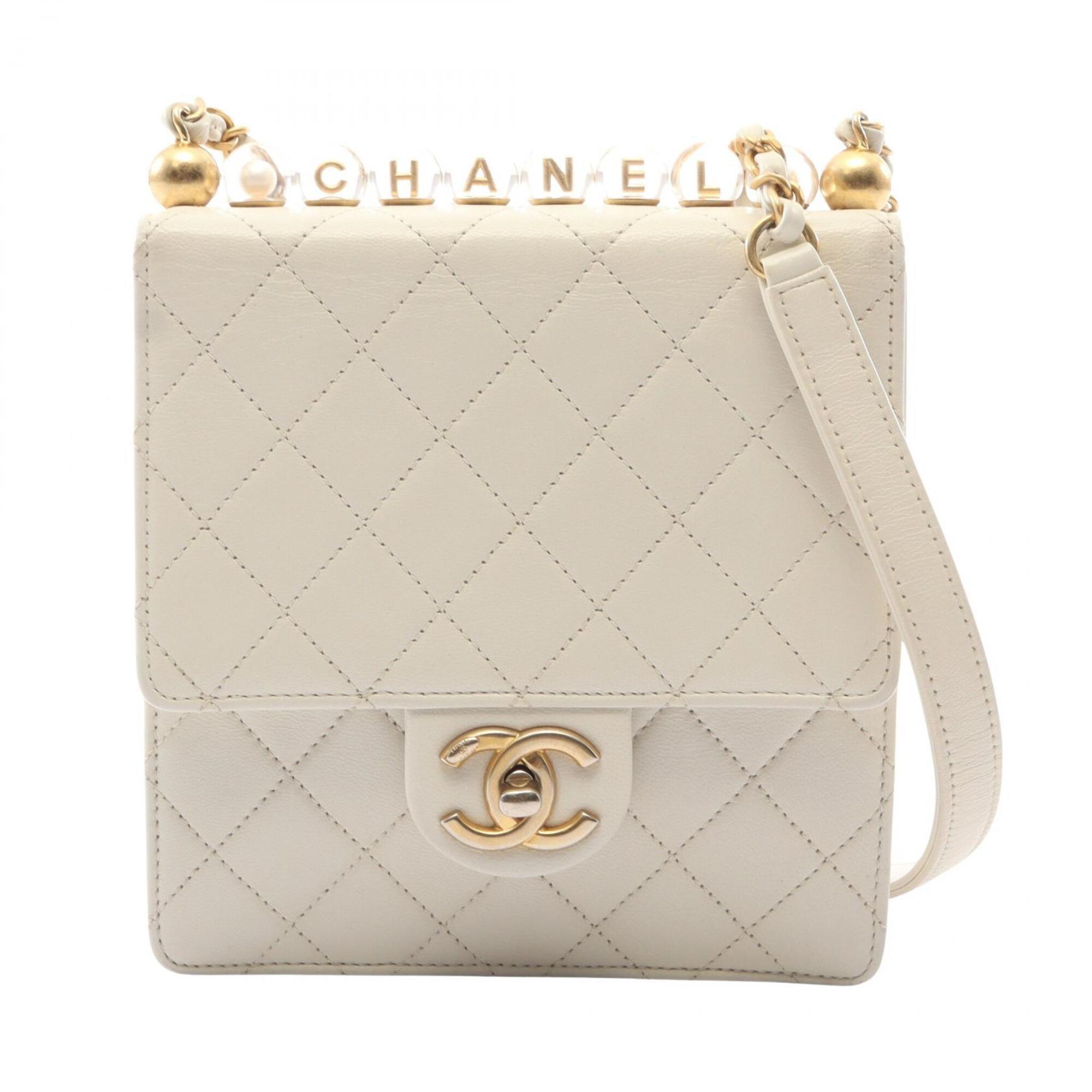 Chanel White Leather Handbag Shoulder Bag (Pre-Owned)