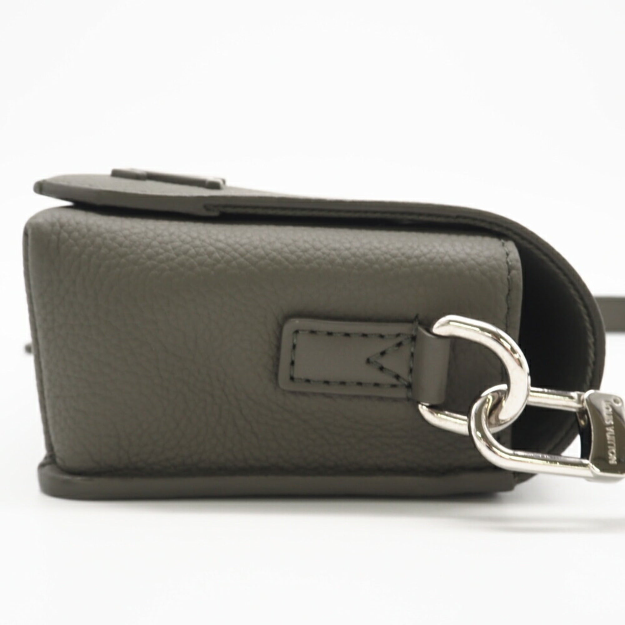 Louis Vuitton Khaki Leather Shoulder Bag (Pre-Owned)