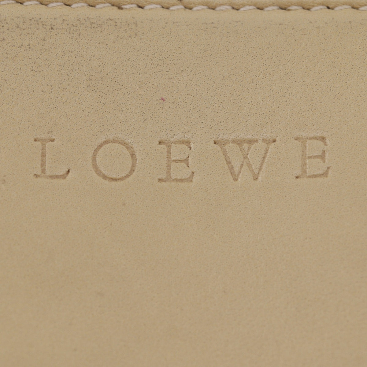 Loewe Beige Shoulder Bag (Pre-Owned)