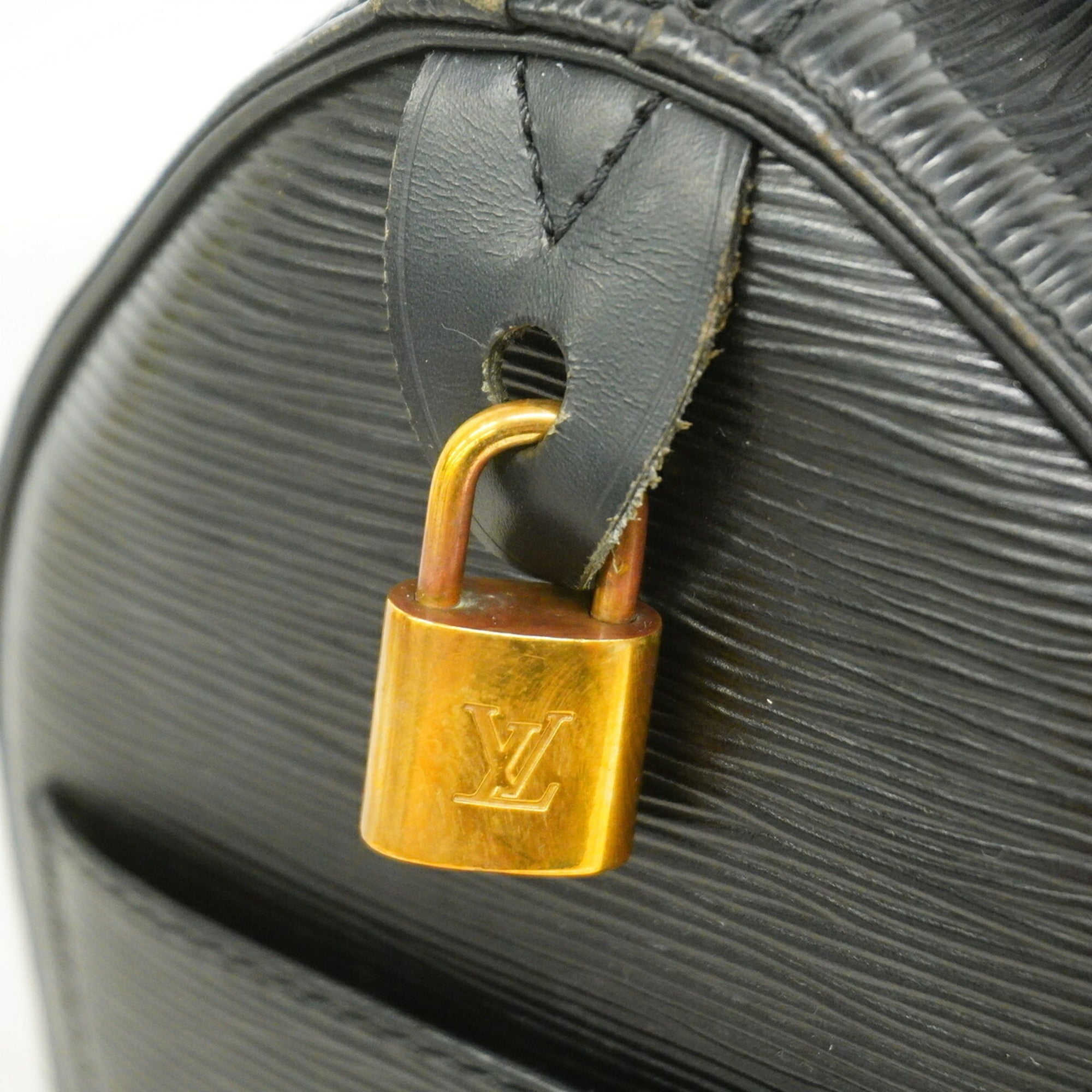 Louis Vuitton Noir Handbag (Pre-Owned)