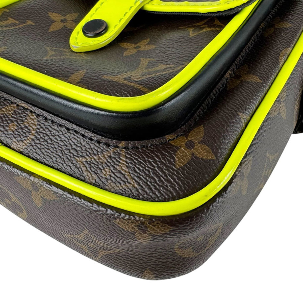 Louis Vuitton Brown Monogram Macassar Yellow Canvas Shoulder Bag (Pre-Owned)