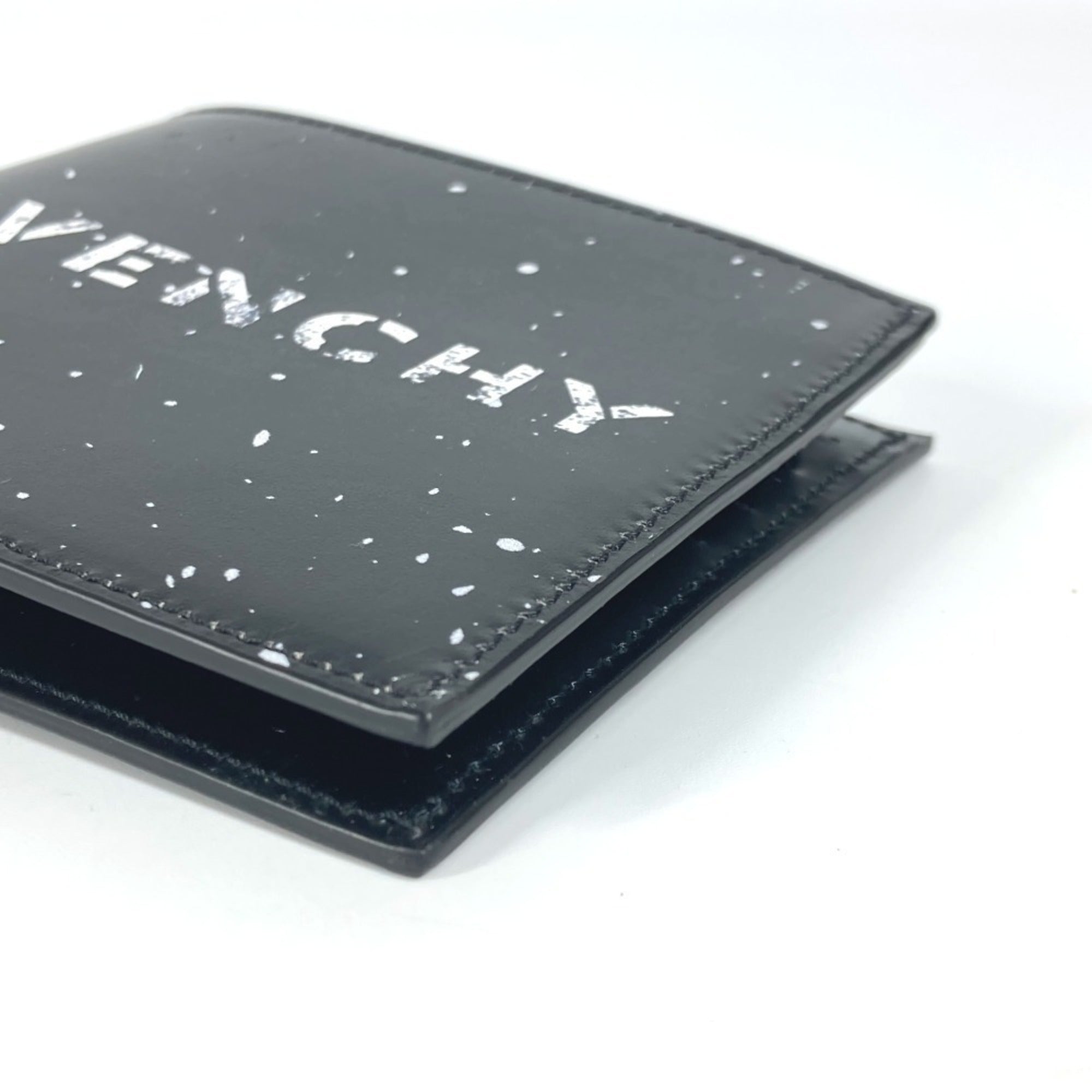Givenchy Black White Leather Wallet (Bi-Fold) (Pre-Owned)