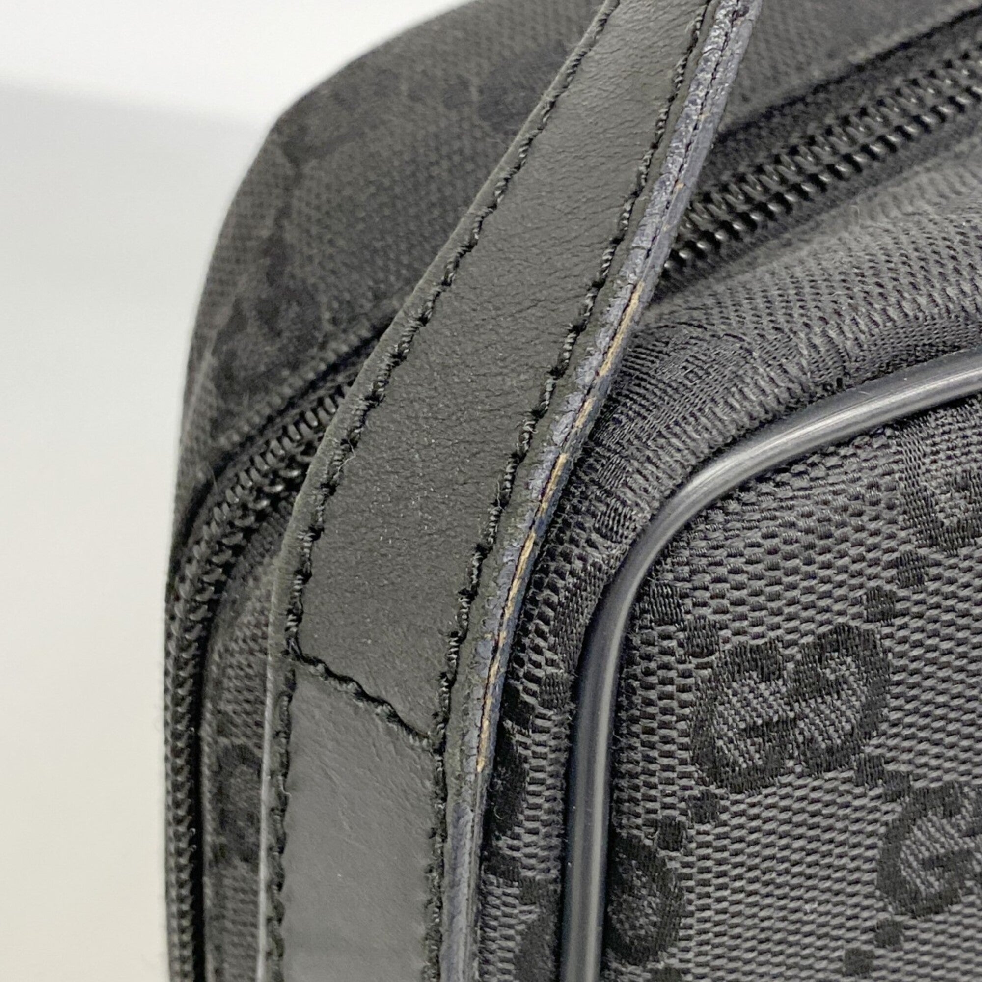Gucci Black Canvas Shoulder Bag (Pre-Owned)
