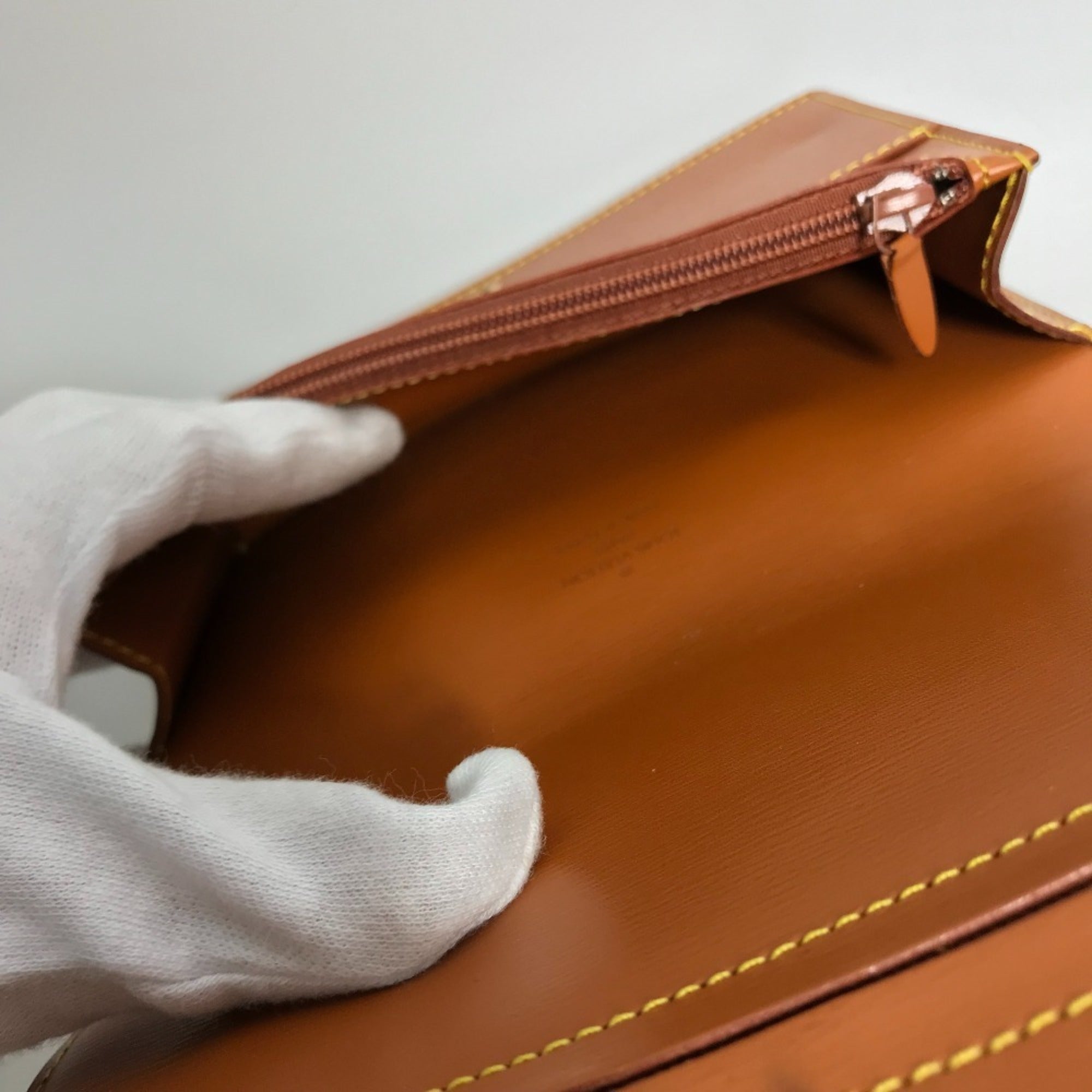 Louis Vuitton Brown Kenyan Brown Epi Leather Pouch (Pre-Owned)