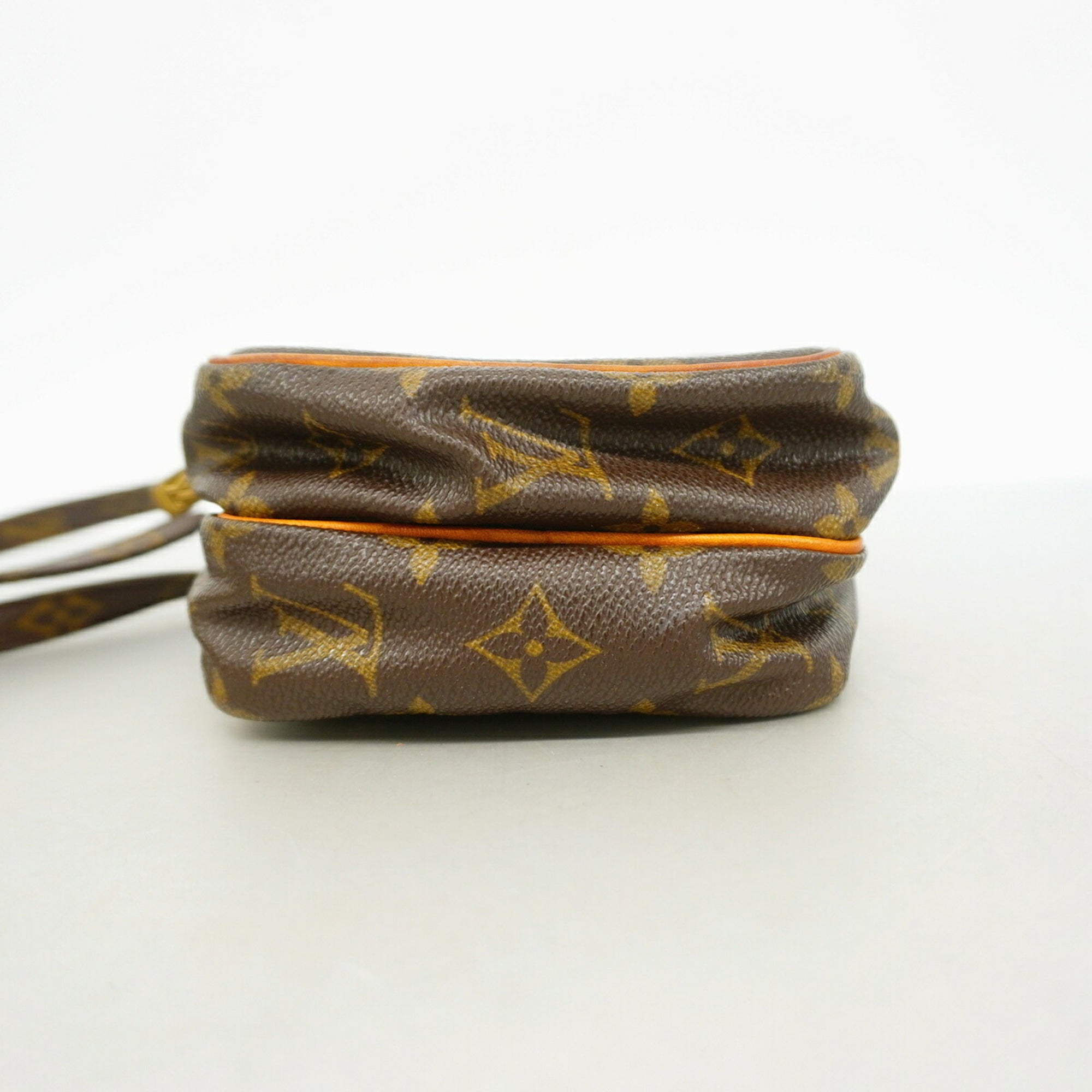 Louis Vuitton Brown Shoulder Bag (Pre-Owned)