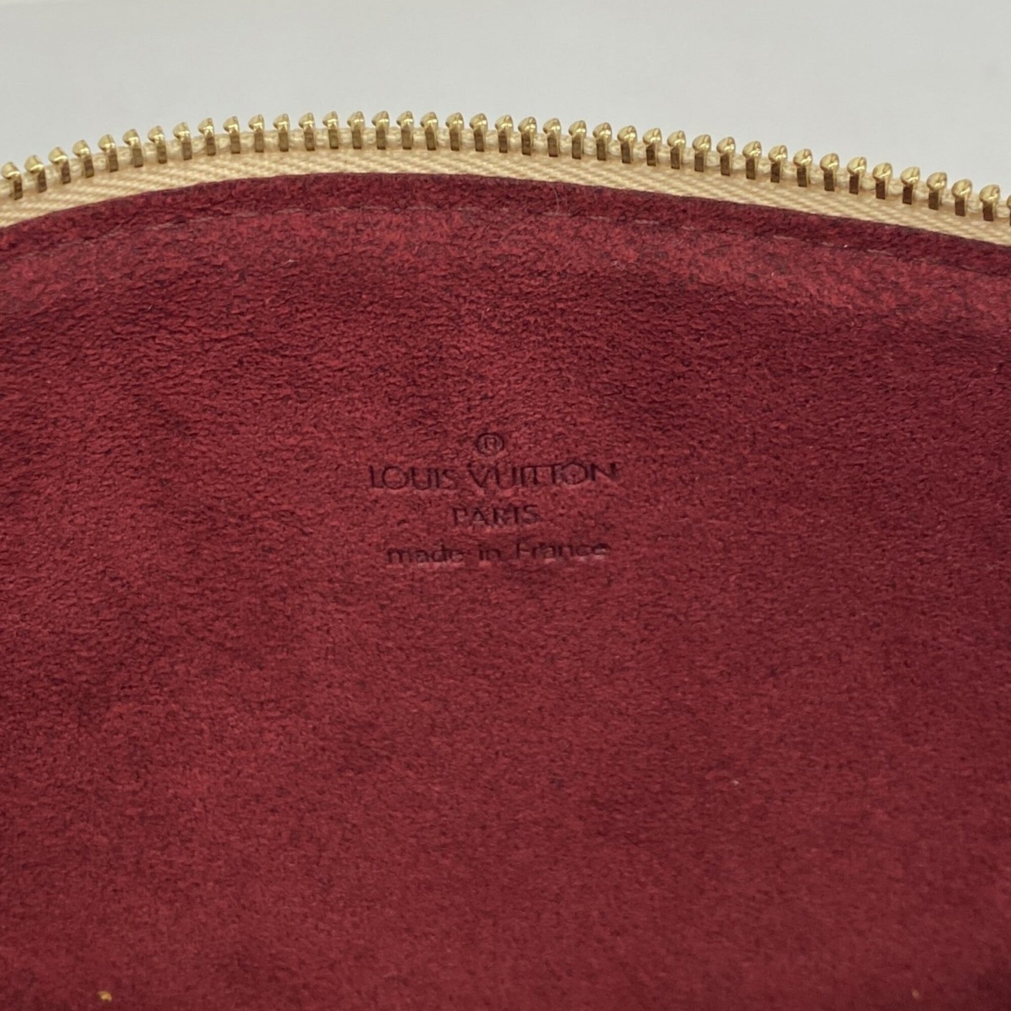Louis Vuitton Blanc Pouch (Pre-Owned)