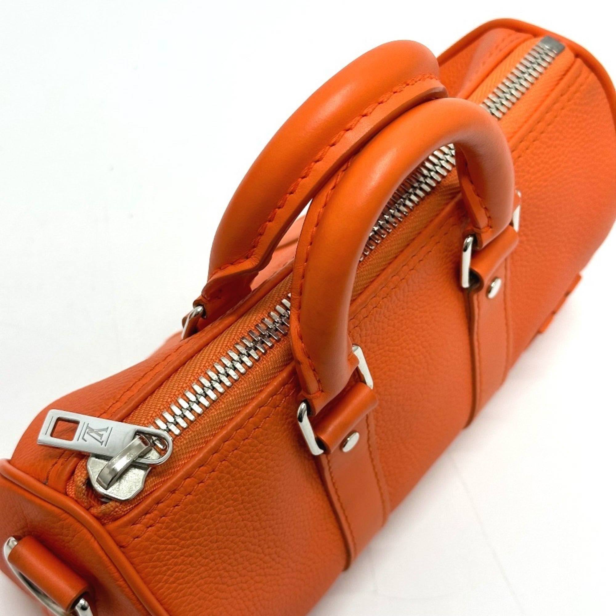 Louis Vuitton Orange Leather Shoulder Bag (Pre-Owned)