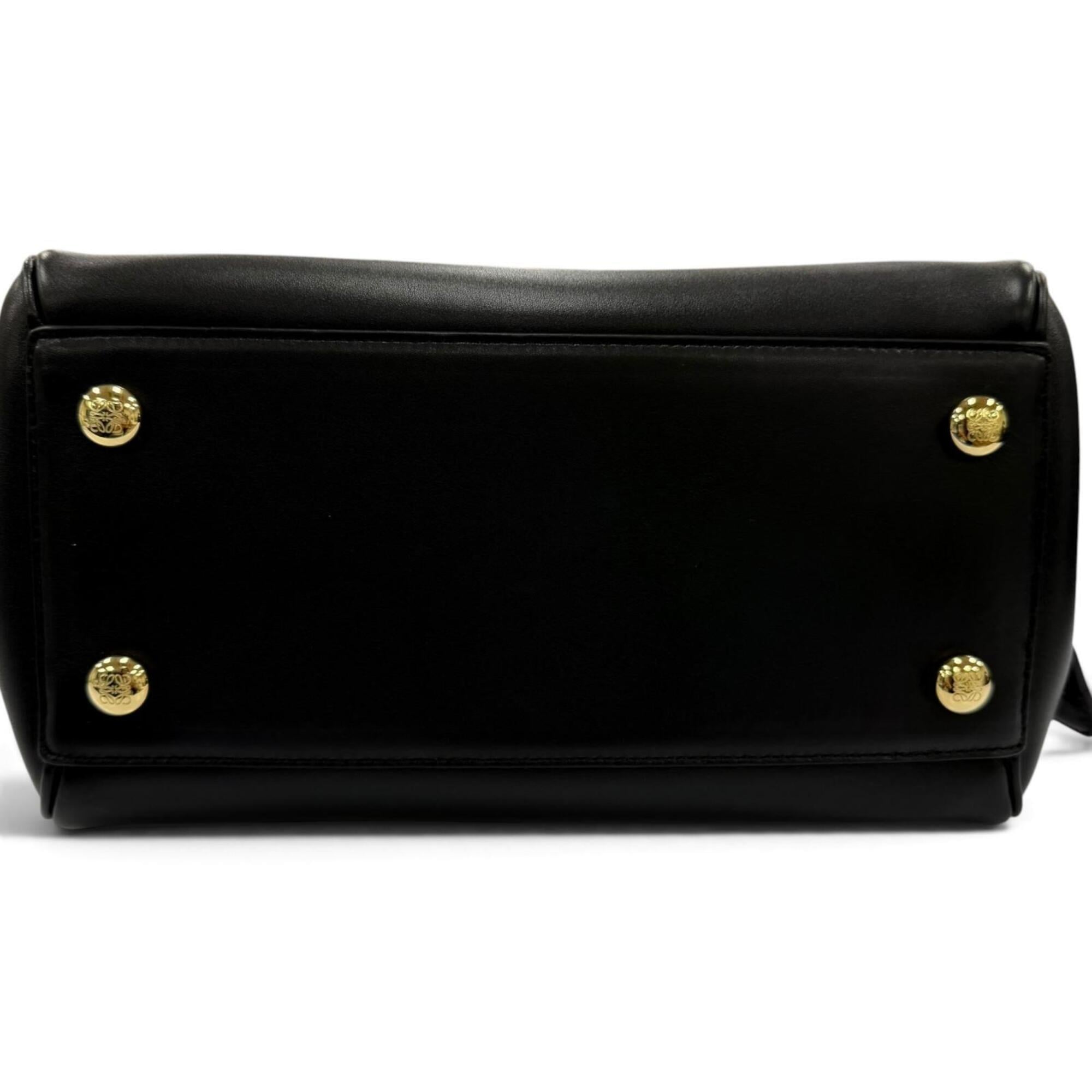 Loewe Black Leather Handbag (Pre-Owned)