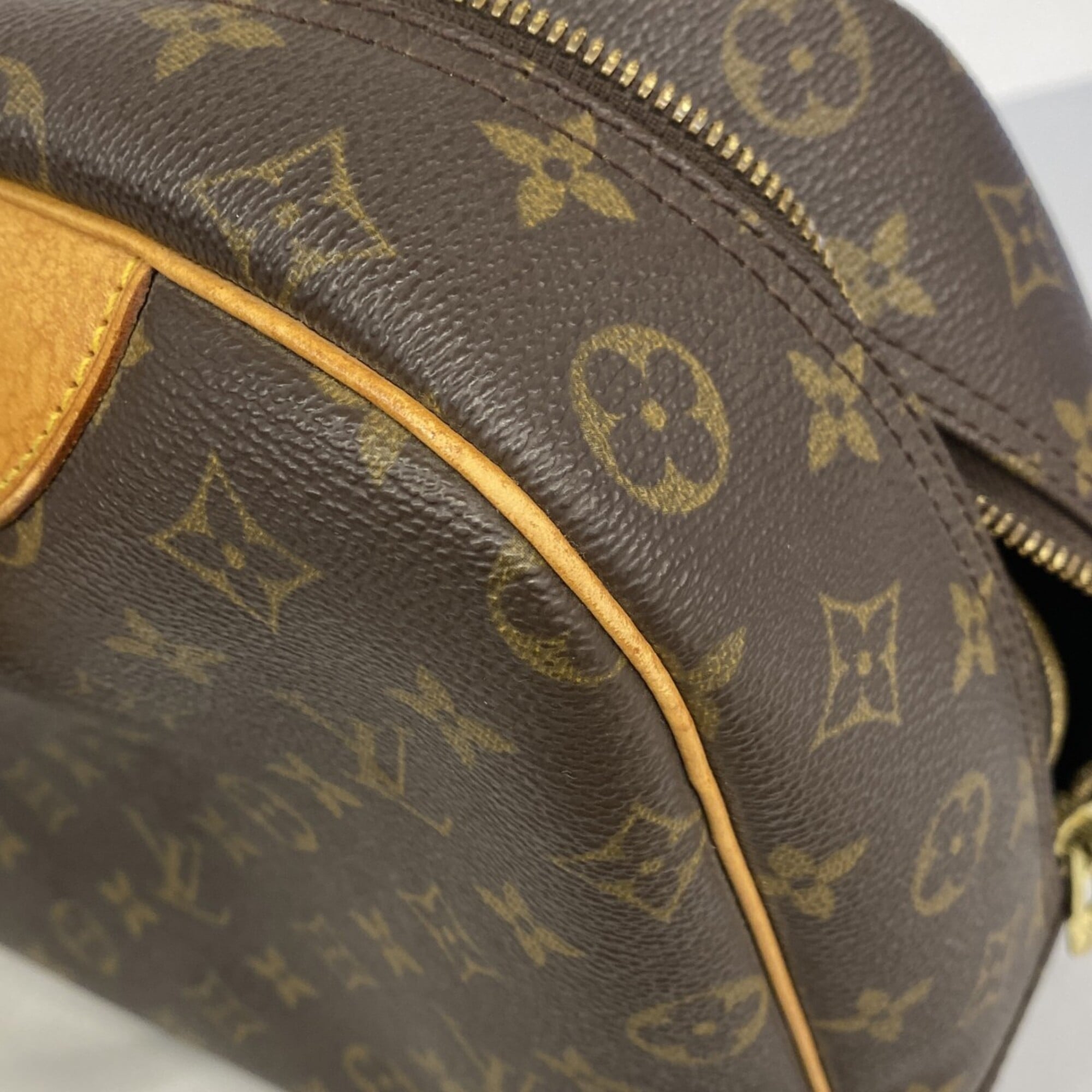 Louis Vuitton Brown Handbag (Pre-Owned)