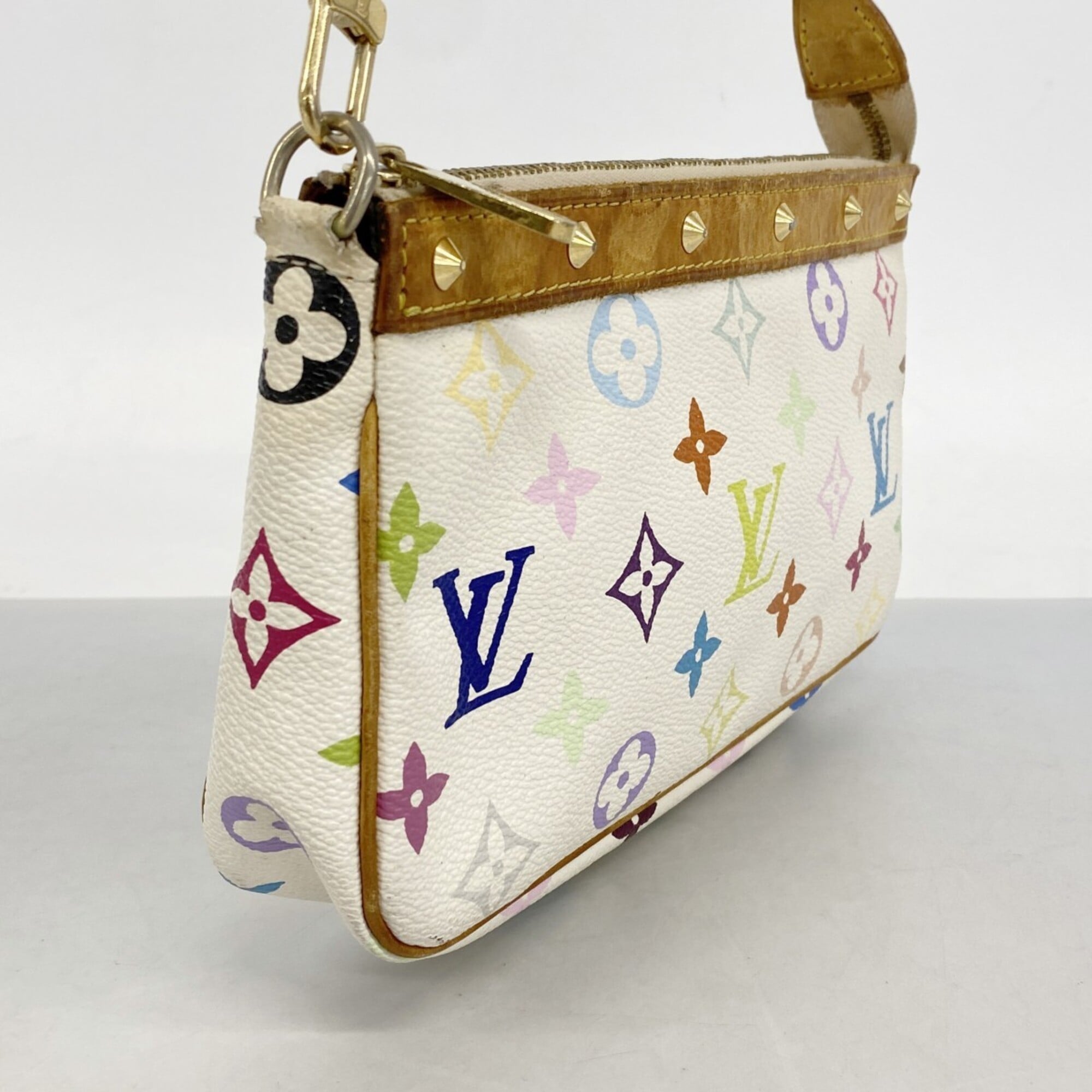 Louis Vuitton Blanc Pouch (Pre-Owned)