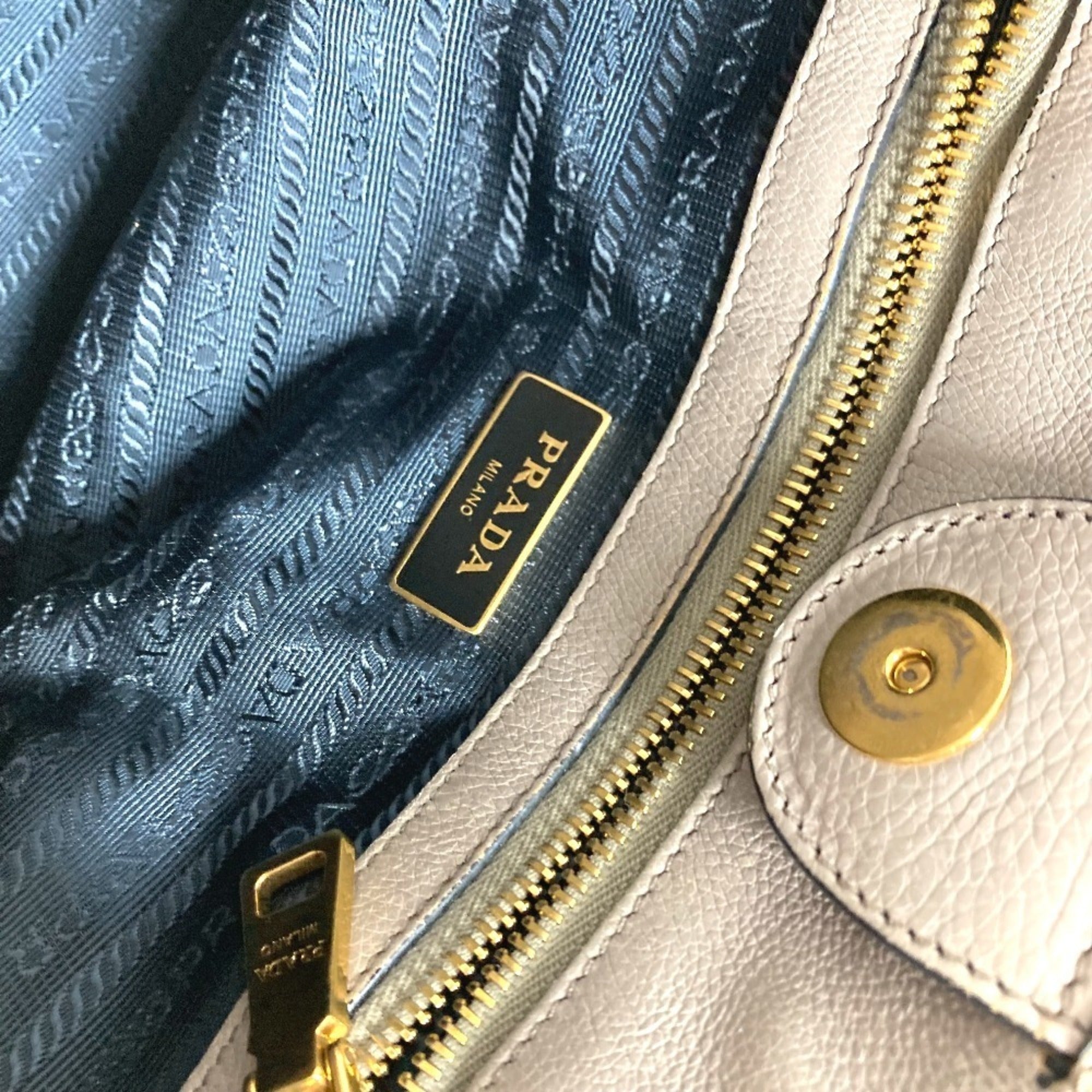 Prada Beige Leather Handbag Shoulder Bag Tote Bag (Pre-Owned)