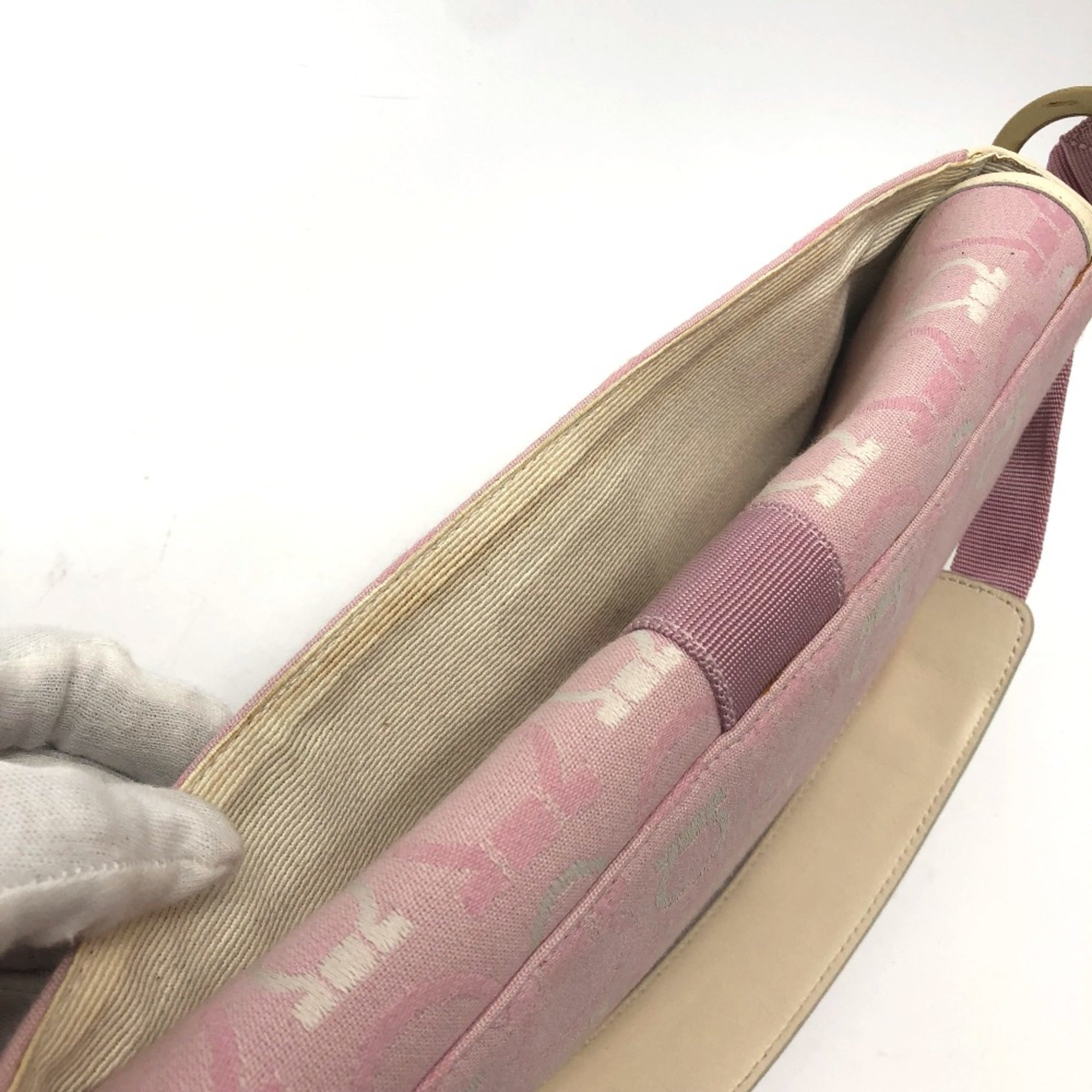 Salvatore Ferragamo Pink Cloth Shoulder Bag (Pre-Owned)