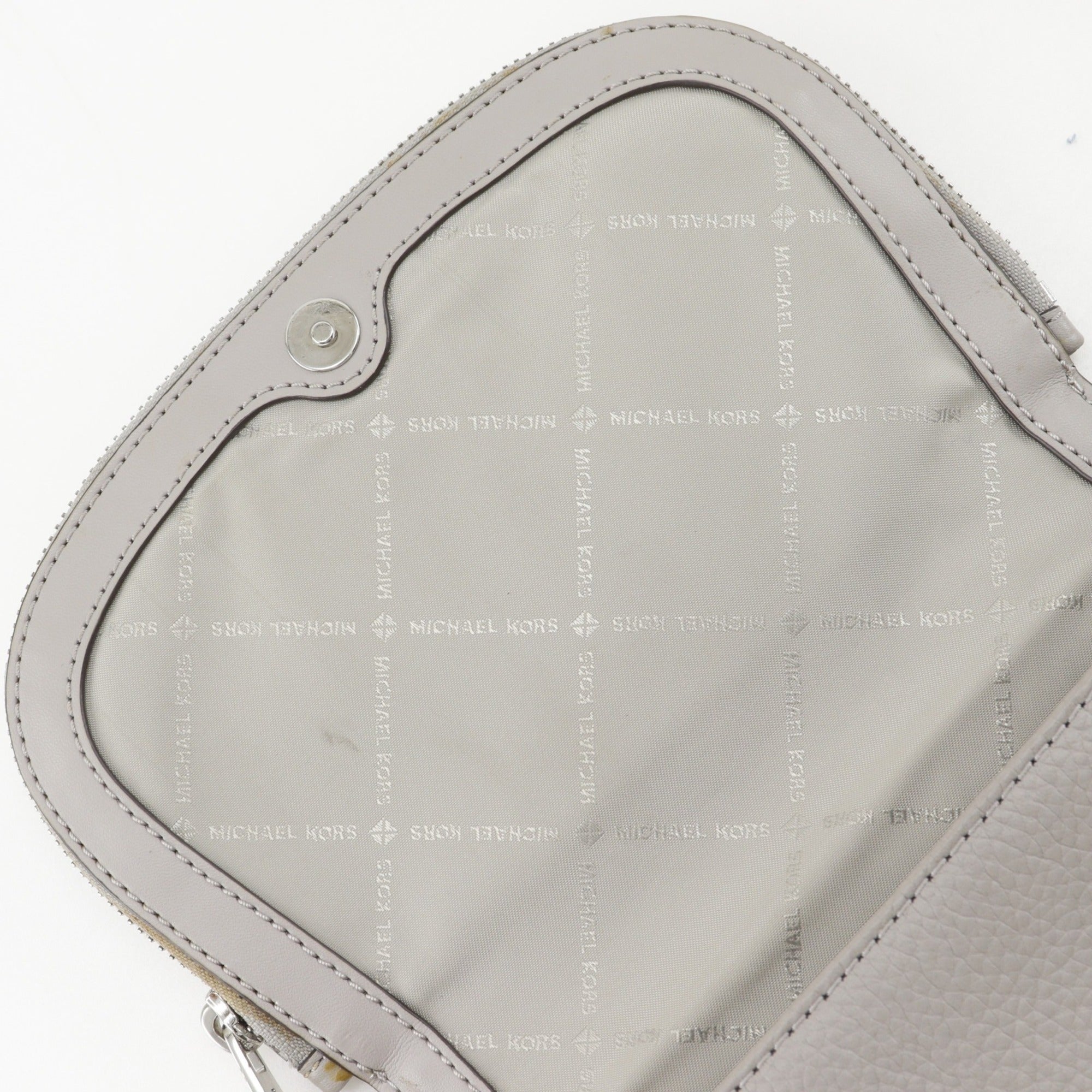 Michael Kors Gray Leather Shoulder Bag (Pre-Owned)