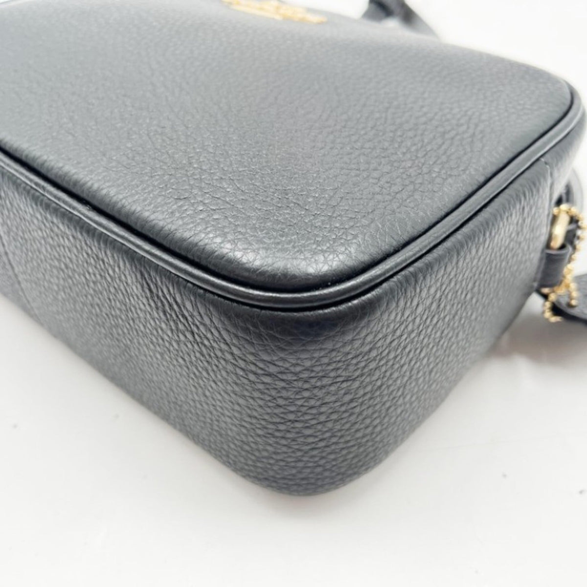 Coach Black Leather Shoulder Bag (Pre-Owned)