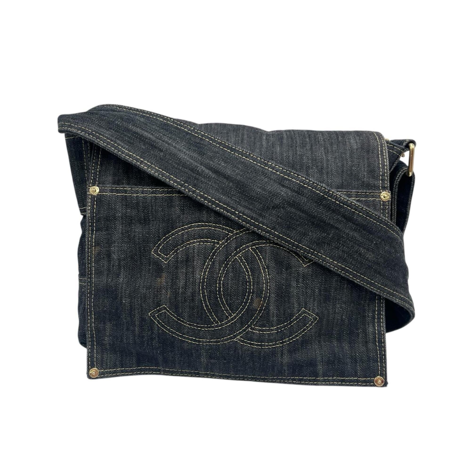 Chanel Denim Messenger Bag Shoulder Bag (Pre-Owned)