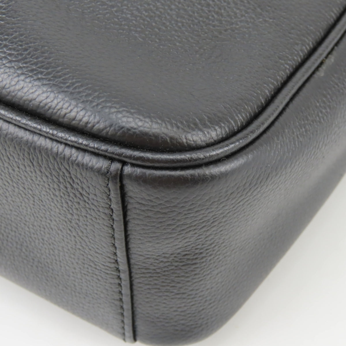 Coach Black Leather Shoulder Bag (Pre-Owned)